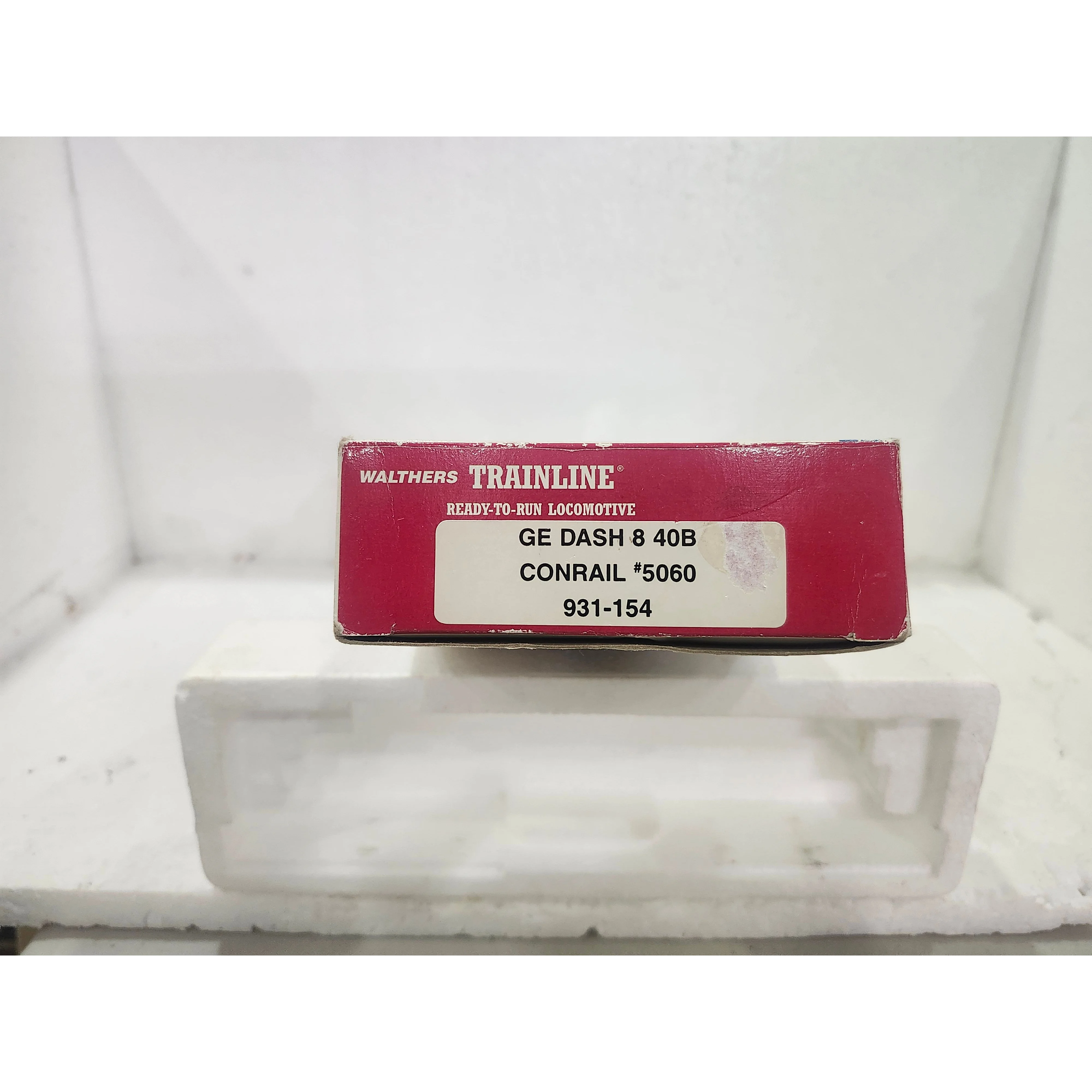 Walther's Trainline GE Dash 8 40B Conrail 5060 Snowplow included preowned — photo 2