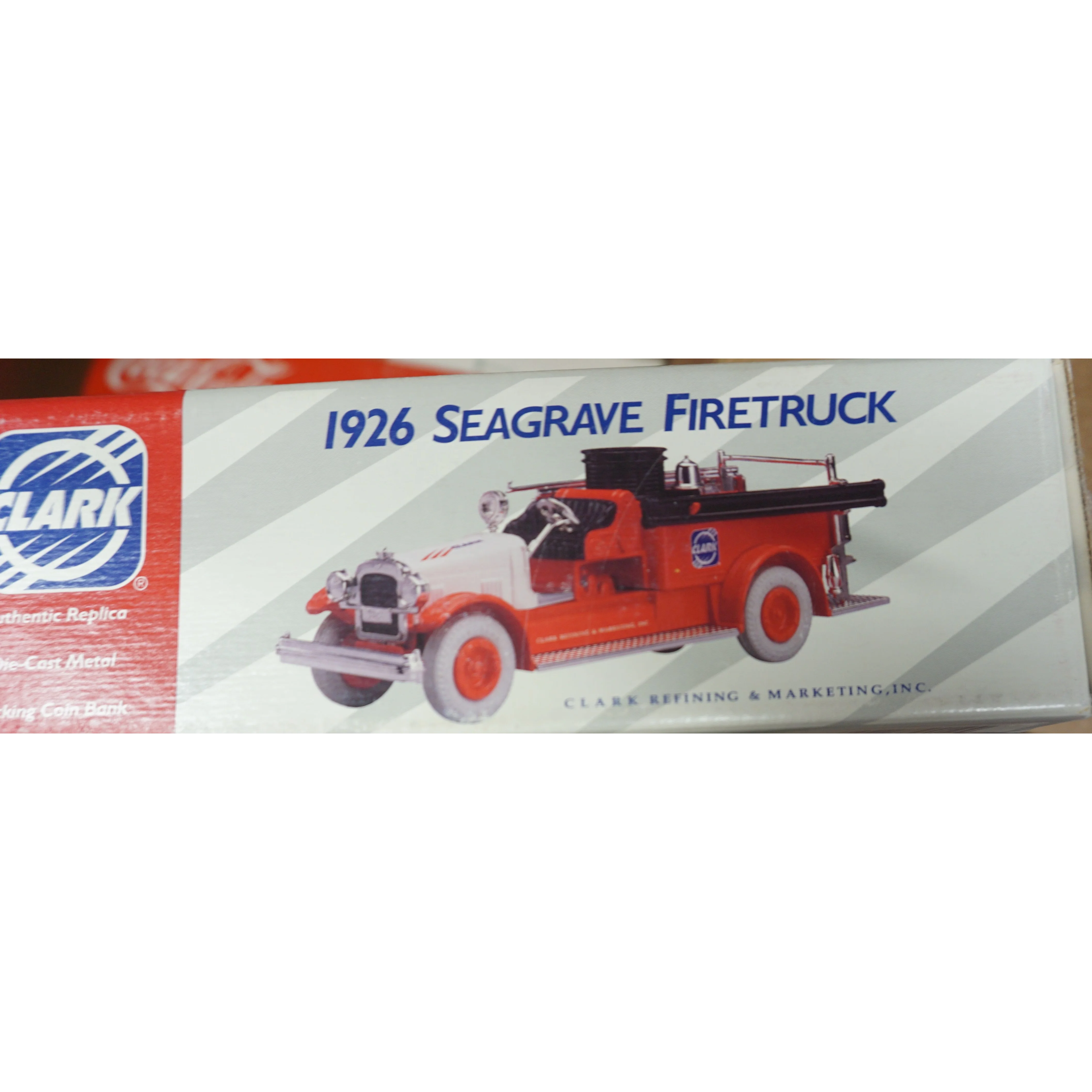 Clark Authentic Replica Die Cast Metal 1926 Seagrave Fire Truck — photo 3