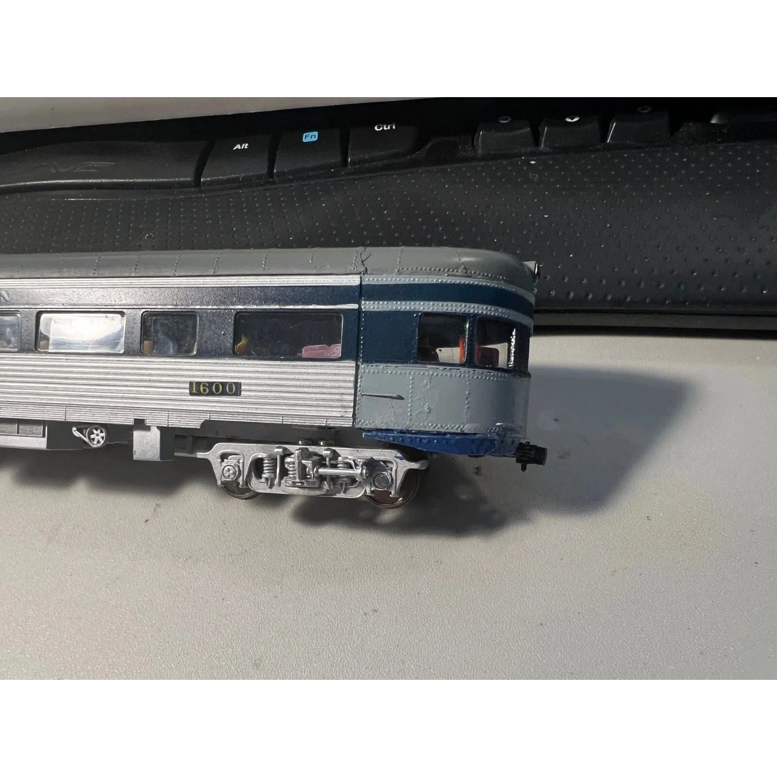 WABASH OBSERVATION PARLOR CAR # 1600 CUSTOM MADE FROM A WALTHERS CAR — photo 3