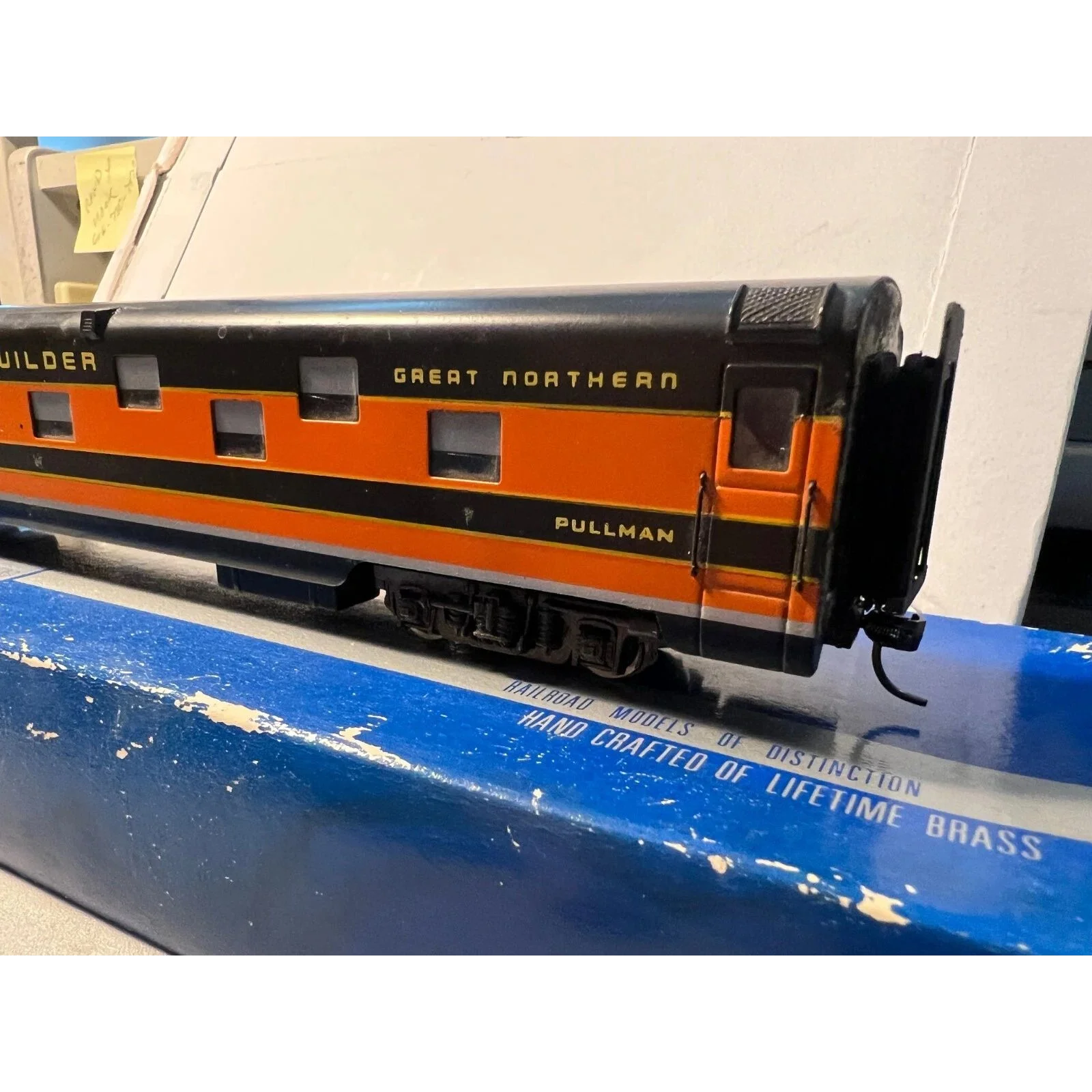 BRASS GREAT NORTHERN SLEEPING CAR by KATSUMI # 503 CUSTOM DETAILED HO SCALE — photo 3