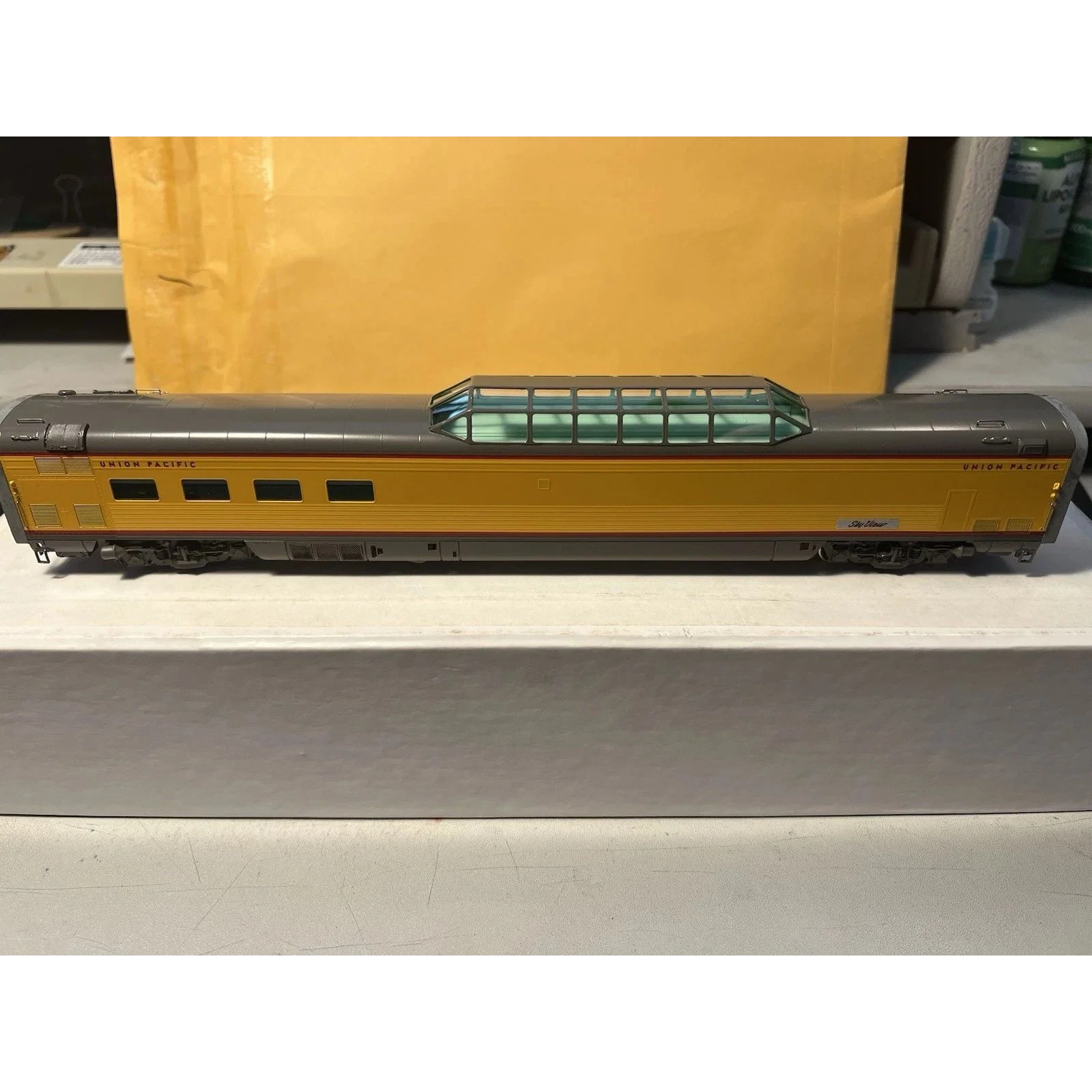 BRASS UNION PACIFIC DOME DINER "SKYVIEW" TRAIN OF TOMORROW CAR by CHALLENGER — photo 3