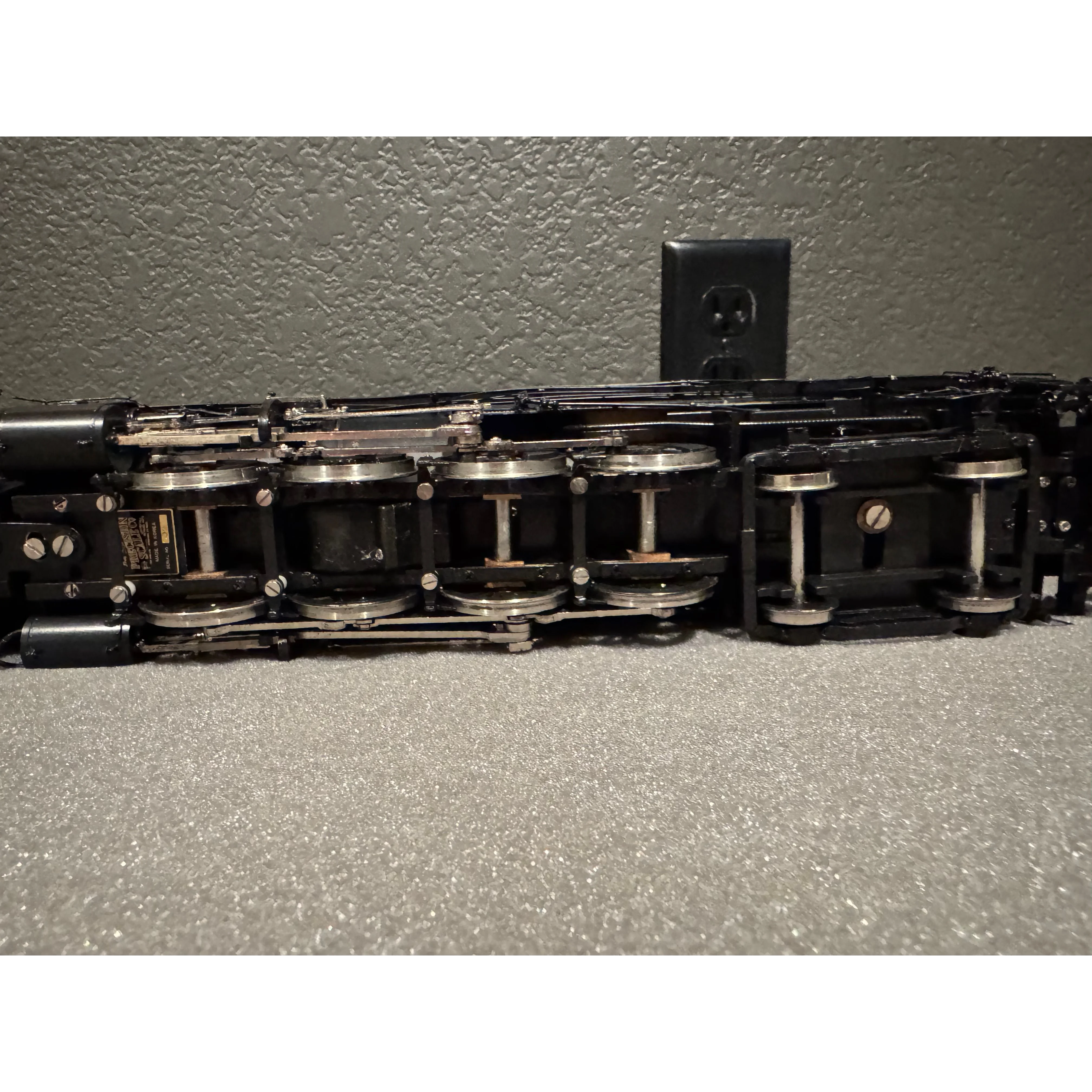 Precision Scale Crown Series Southern Pacific AC-6 Cab Forward 4-8-8-2 Pro Paint — photo 6