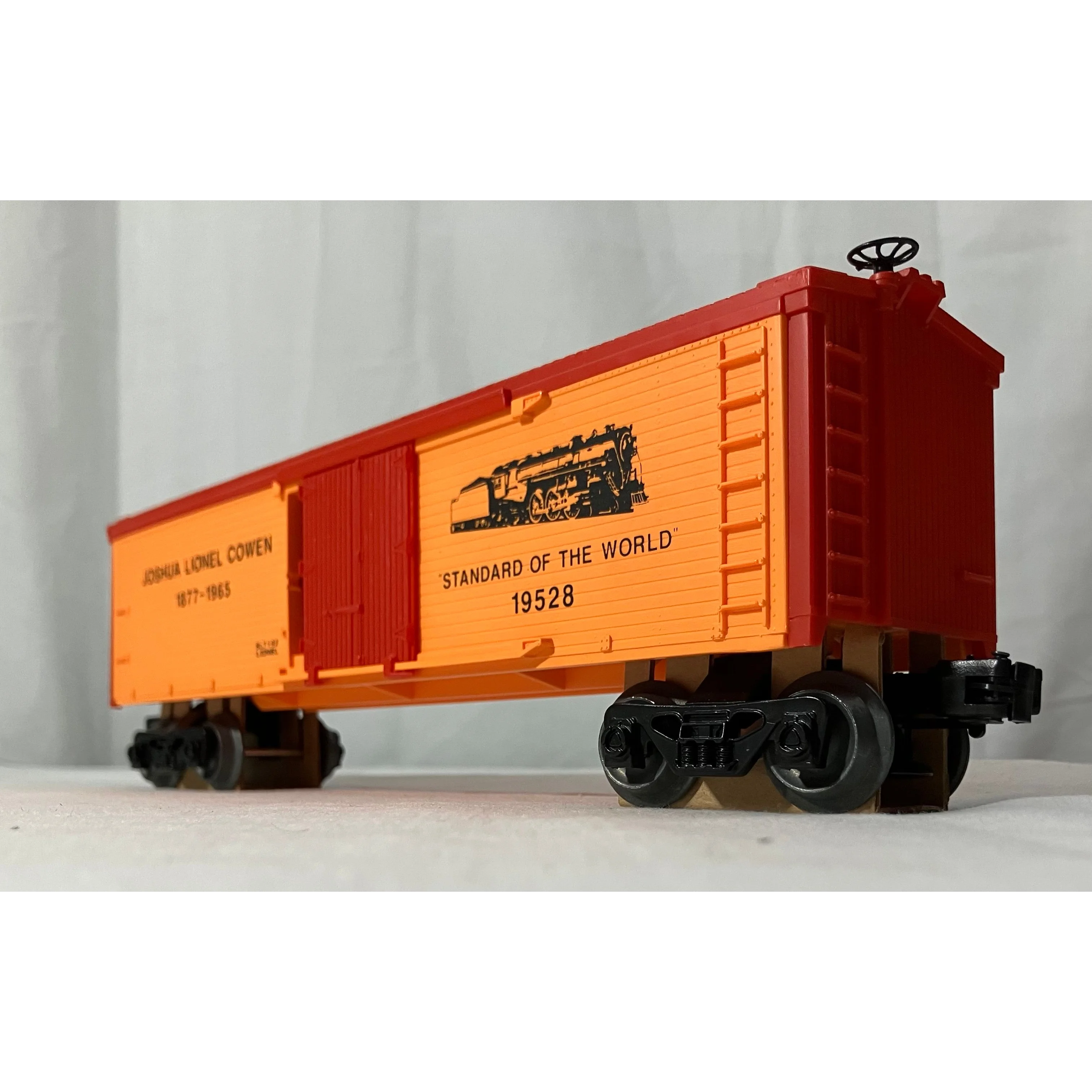 Lionel 6-19528 O scale 3 rail reefer honoring Joshua Lionel Cowen — photo 2