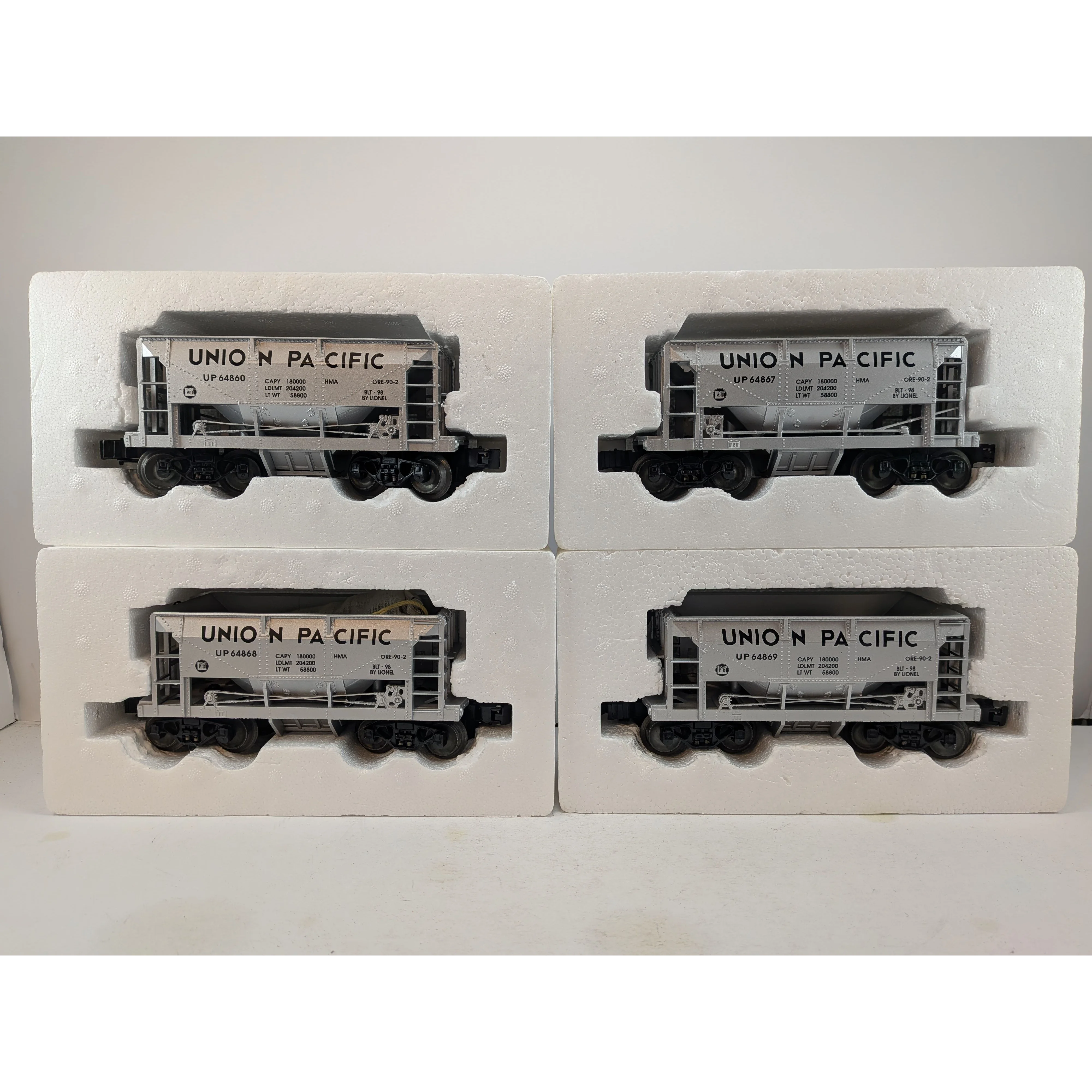 4 Lionel Union Pacific Die-Cast Metal Ore Cars 6-26926,6-26927,6-26928,6-26929