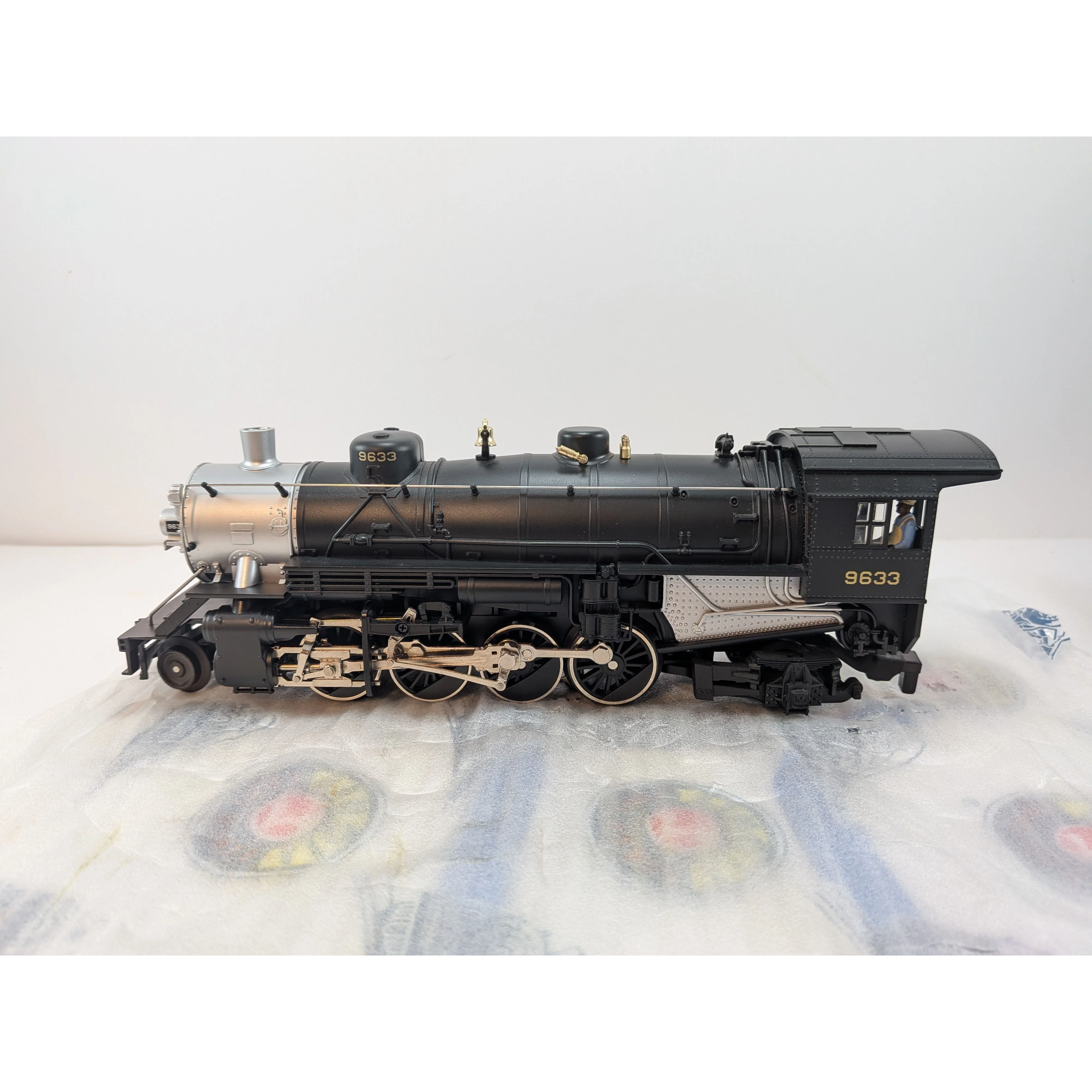 Lionel 6-81297 PRR "LionChief Plus" 2-8-2 #9633