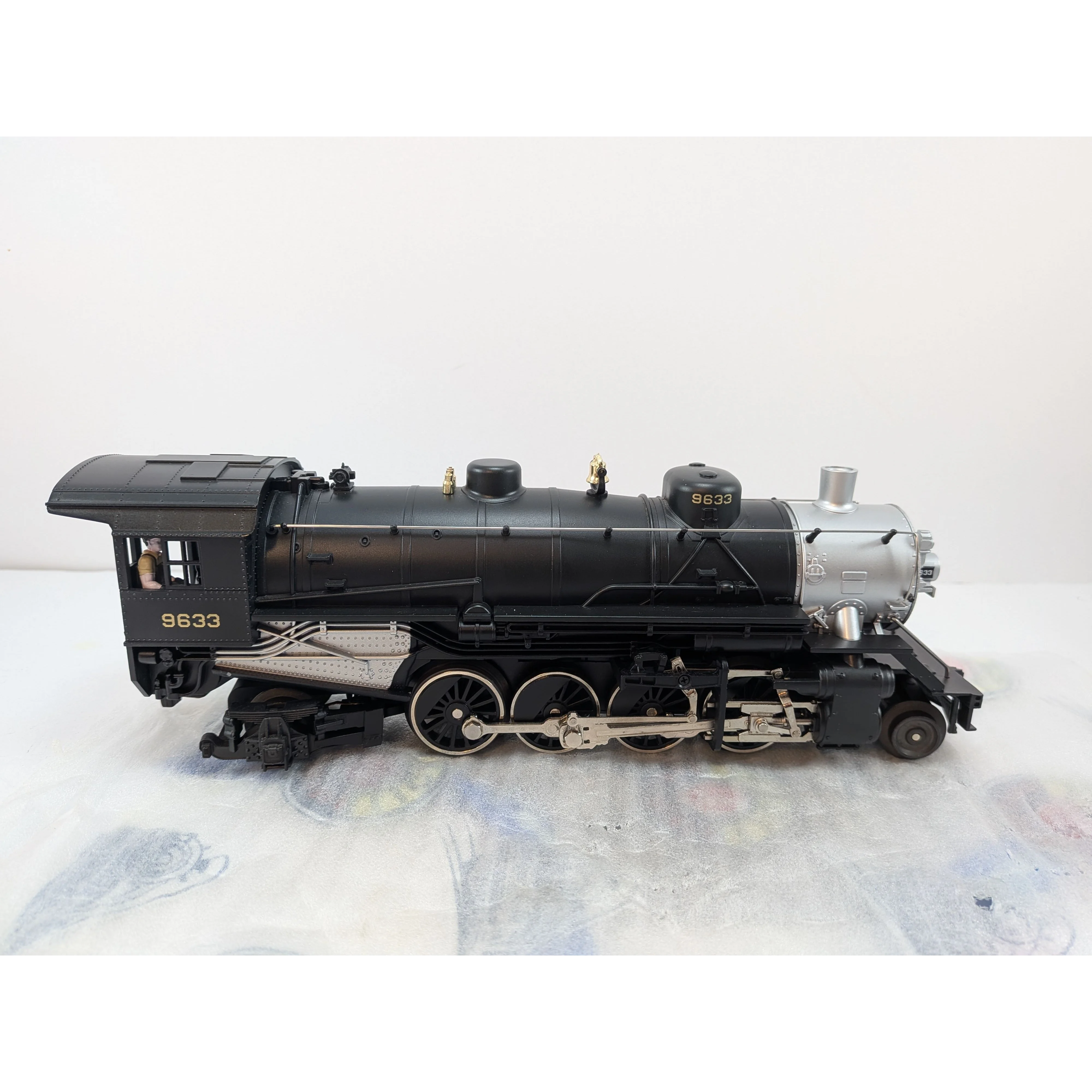 Lionel 6-81297 PRR "LionChief Plus" 2-8-2 #9633 - Image 4
