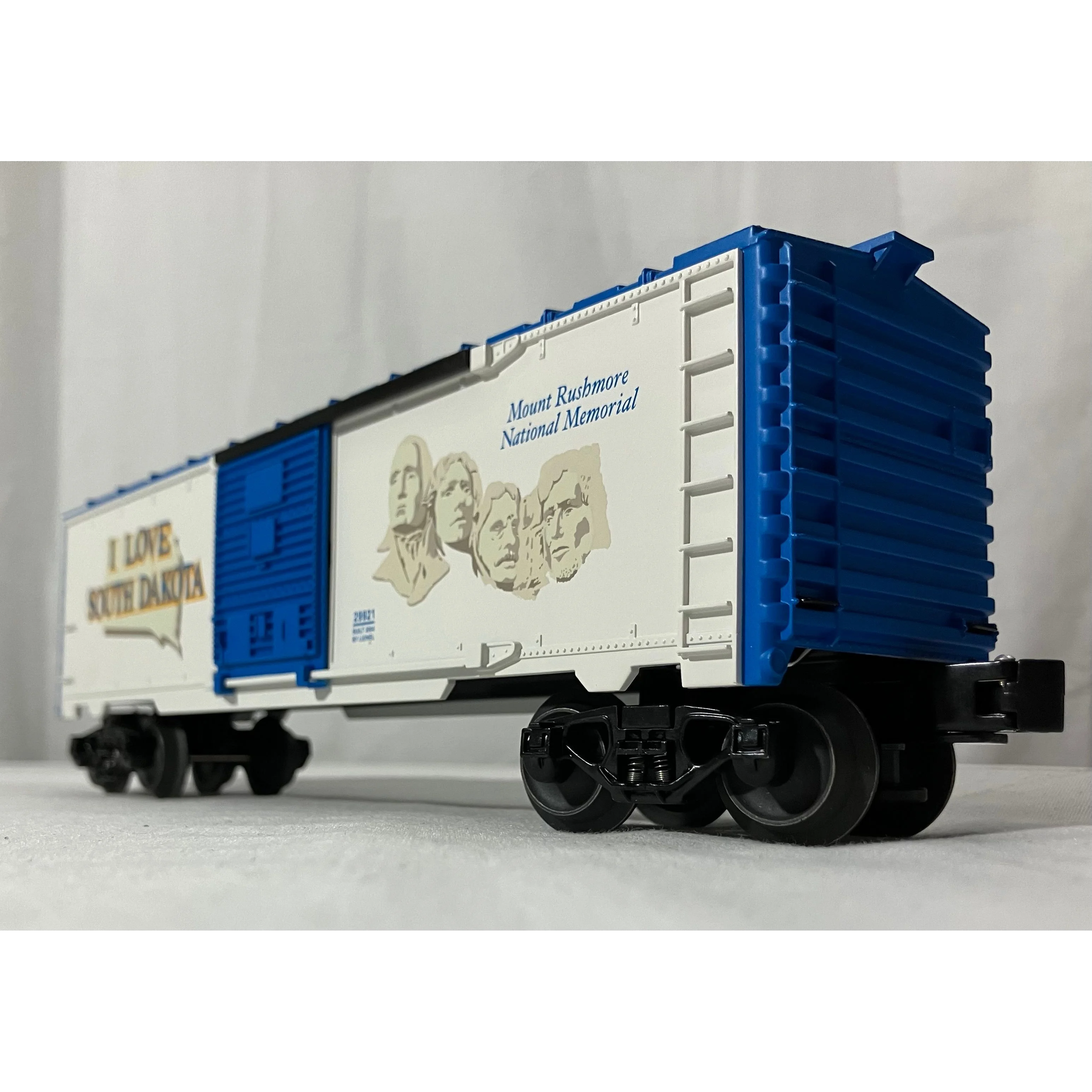 Lionel 6-29921 O scale 3 rail boxcar “I Love South Dakota” — photo 3