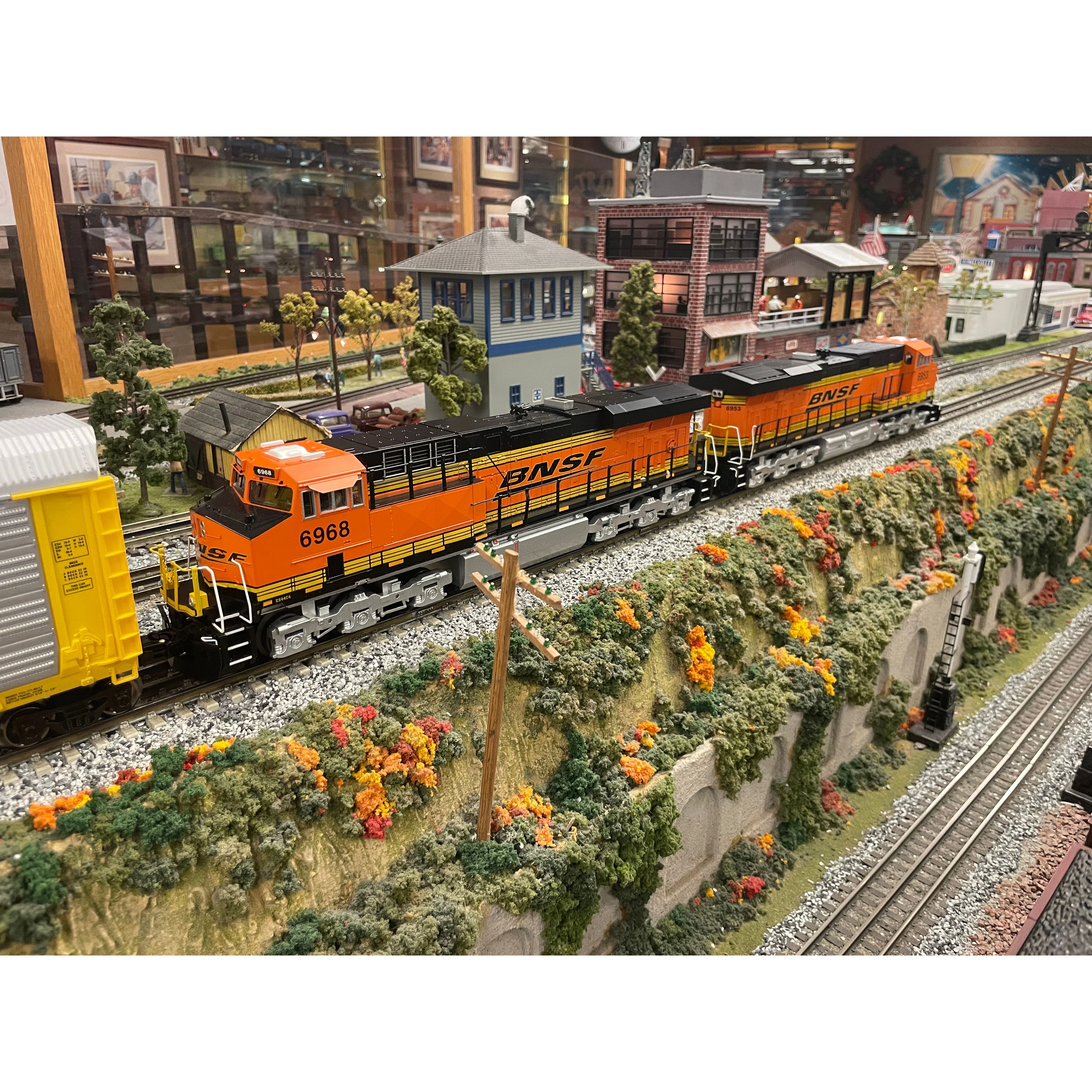 30-20749-1 MTH Railking Imperial ES44C4 BNSF 6958 — photo 2
