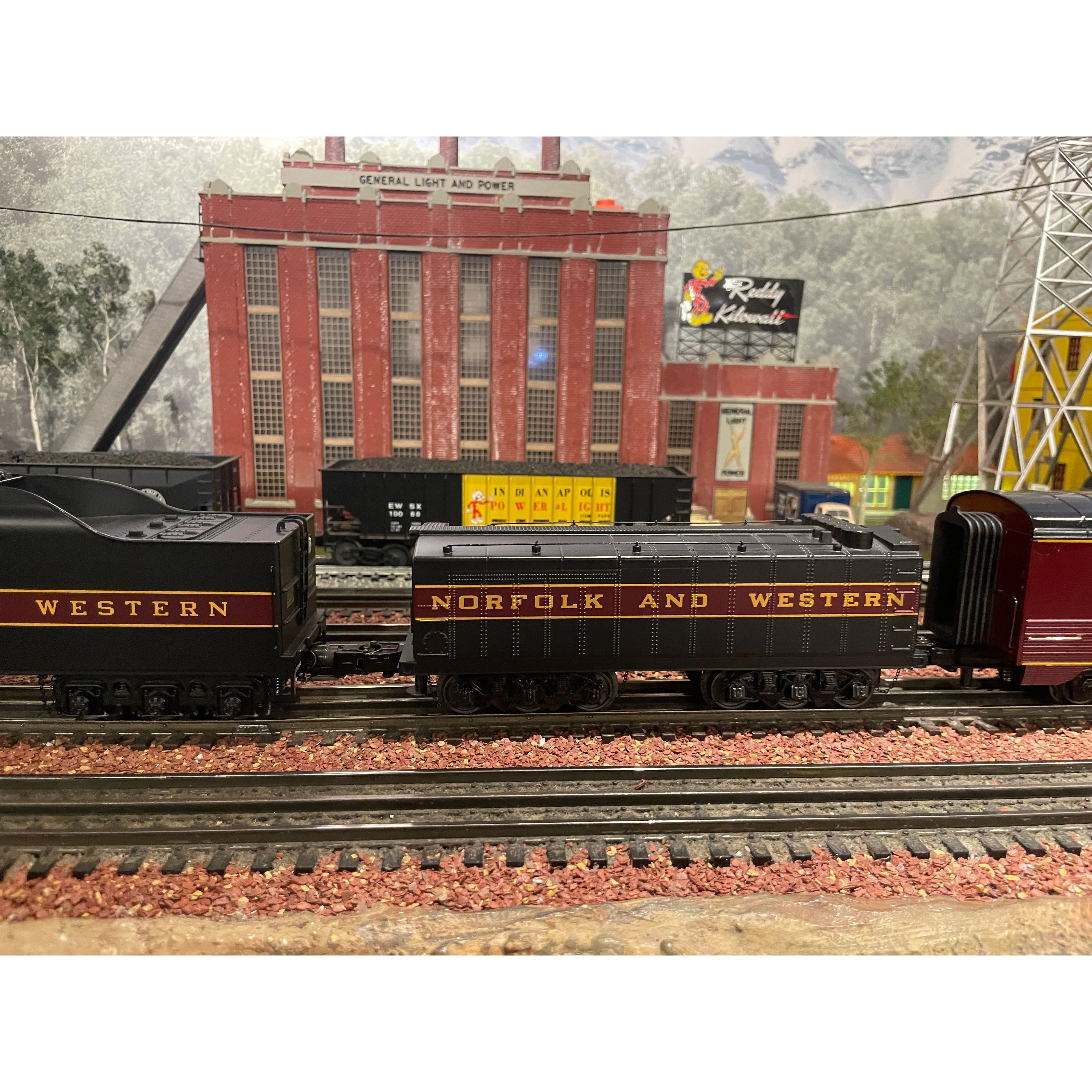 MTH Railking Imperial N&W 611 "Spirit of Roanoke" and MTH Railking Aux Tender - Image 5