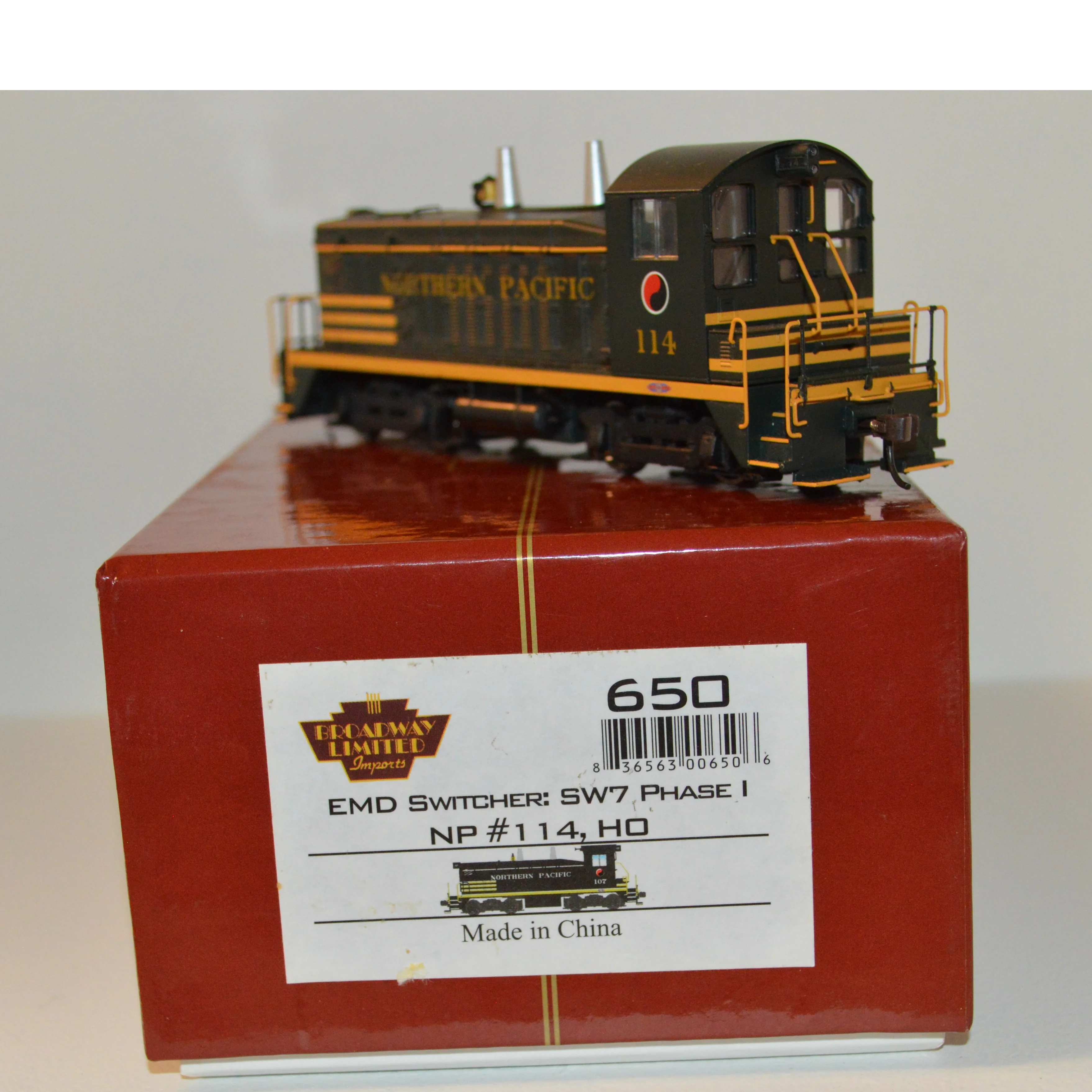 Northern Pacific Locomotives SW7 #114