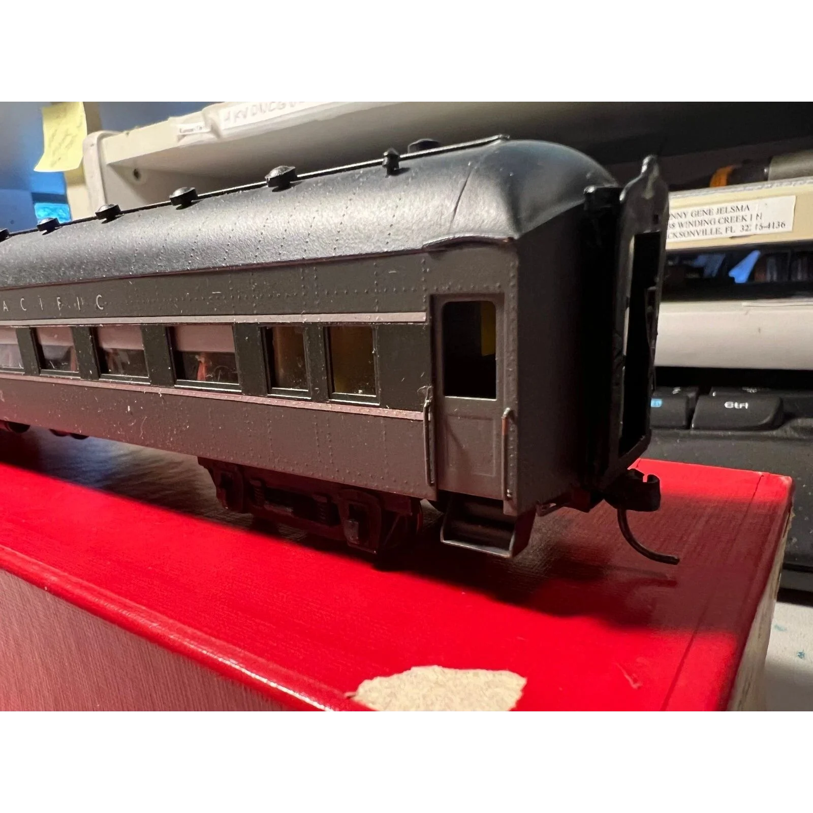 BRASS UNION PACIFIC MODERNIZED 67' COACH # 4302 by SOHO CUSTOM PAINTED HO SCALE — photo 4