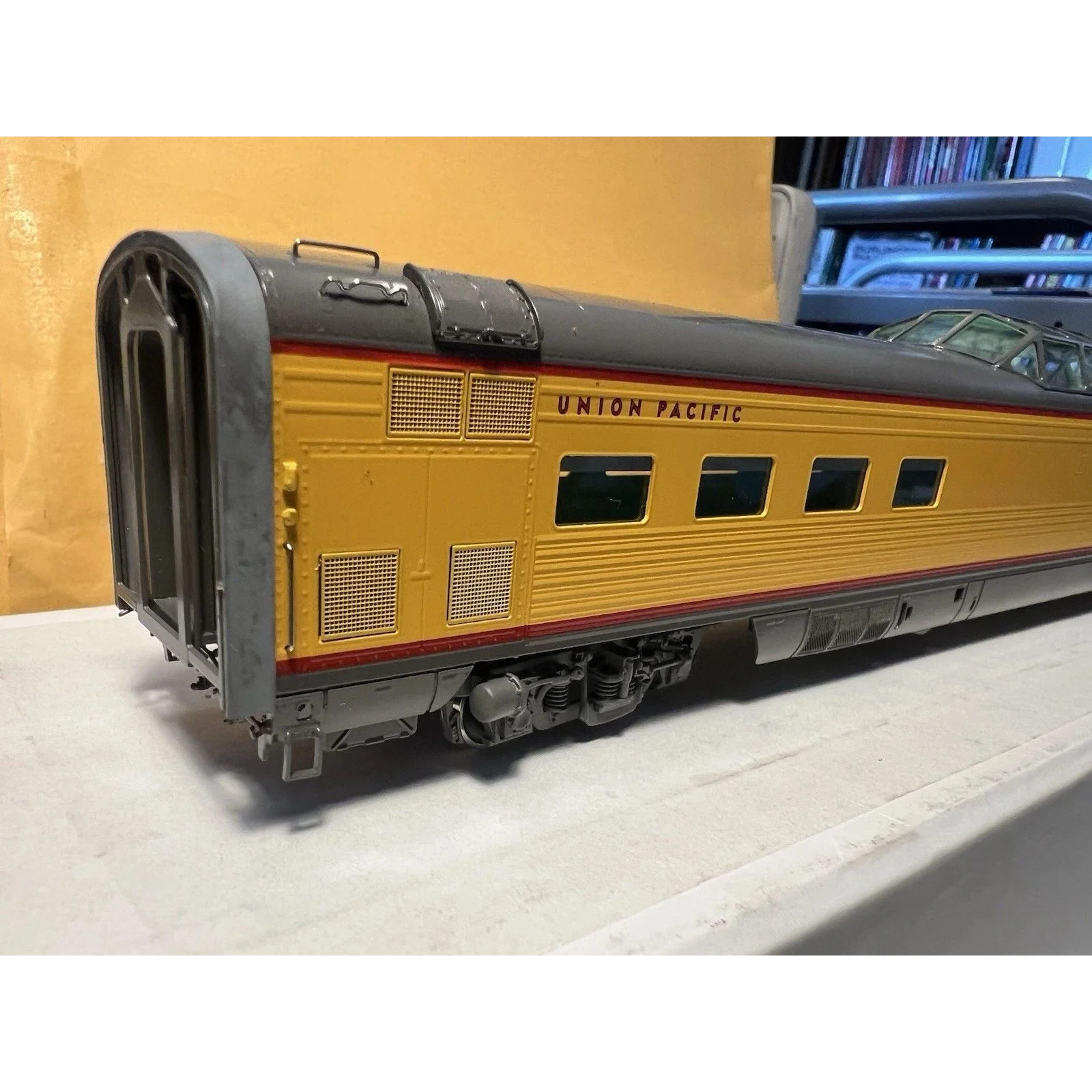 BRASS UNION PACIFIC DOME DINER "SKYVIEW" TRAIN OF TOMORROW CAR by CHALLENGER — photo 4