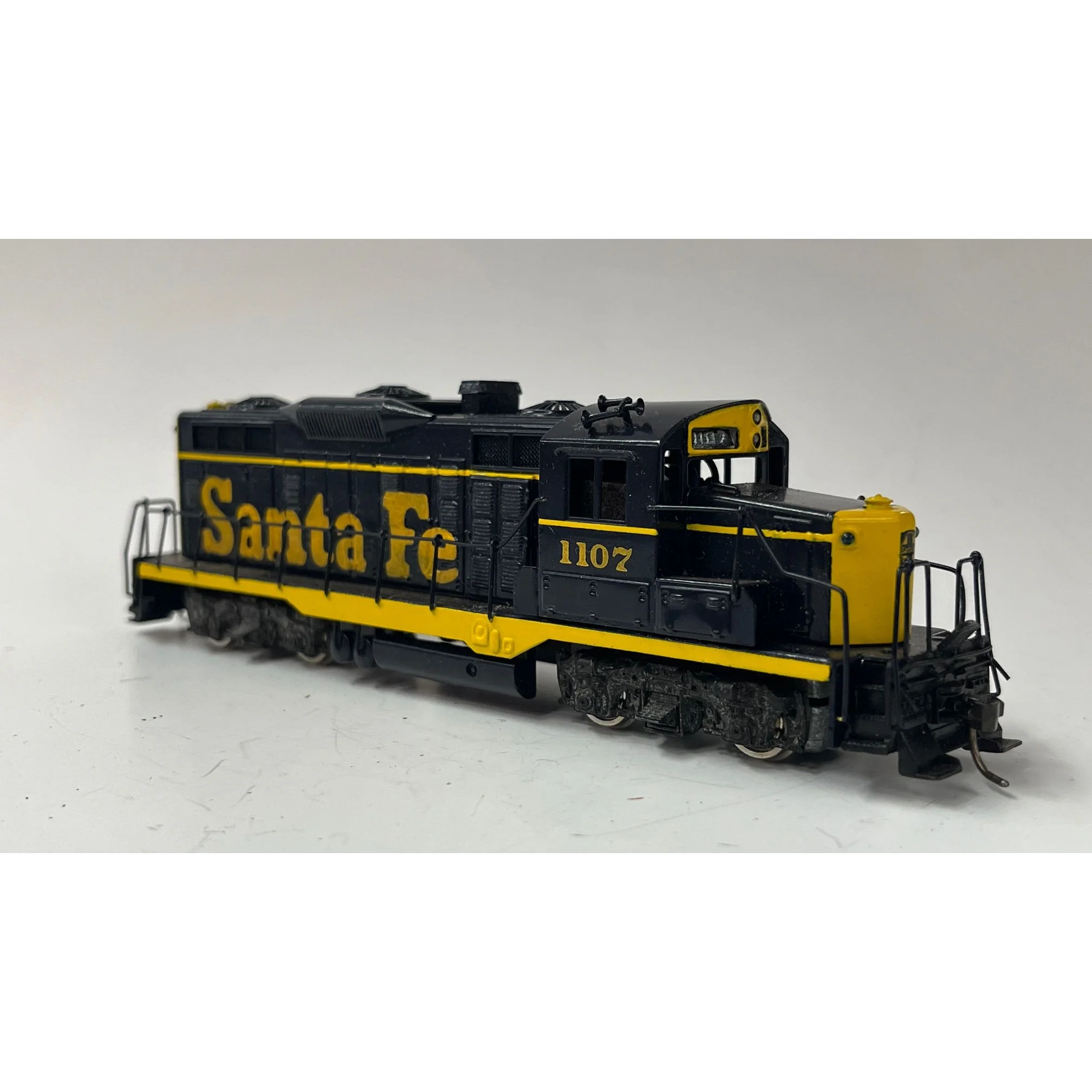 Tenshodo Santa Fe GP-20, HO Scale Brass Diesel — photo 2