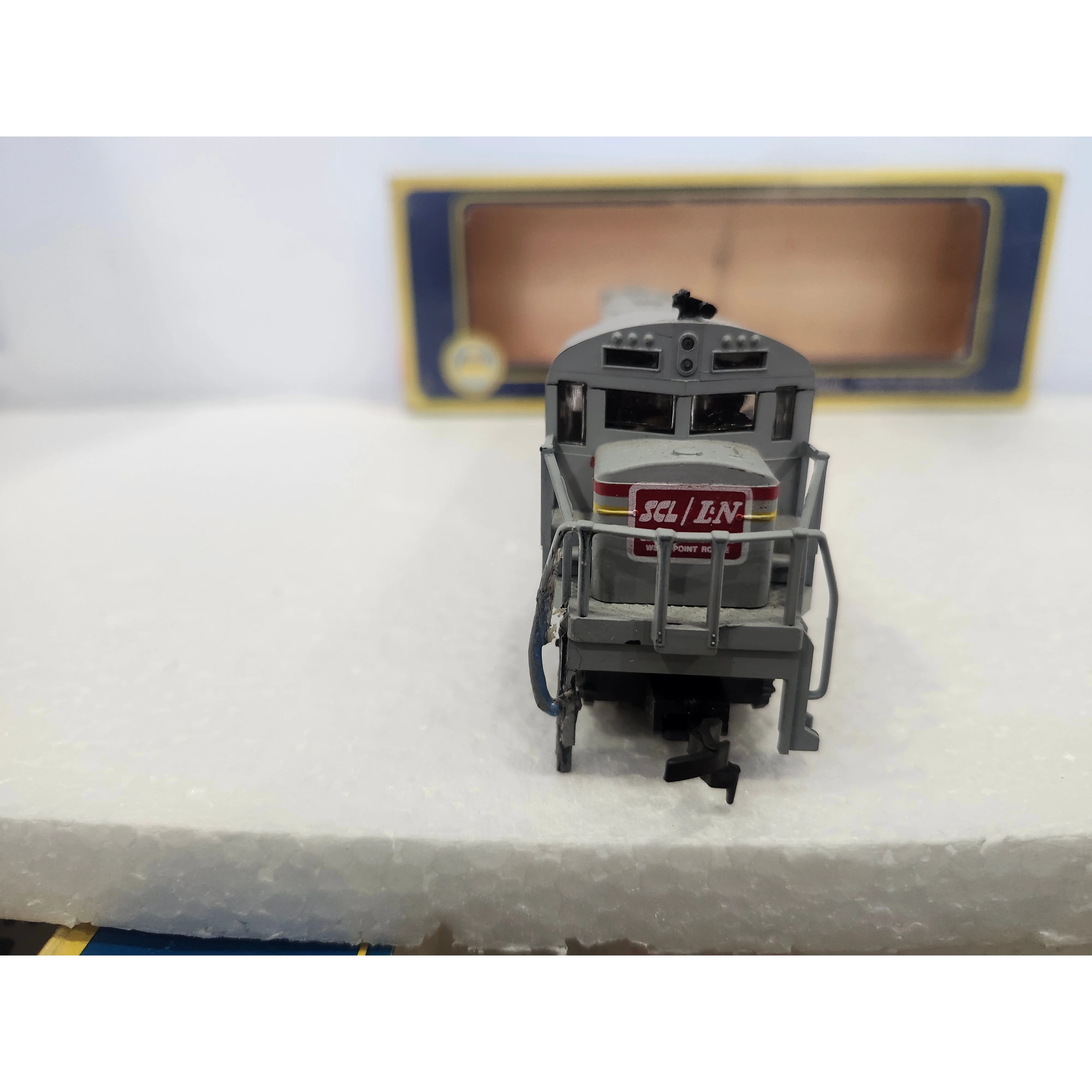AHM HO 12 Wheel all wheel drive GE U25B diesel engine log board 2204 SCL/S&N — photo 3