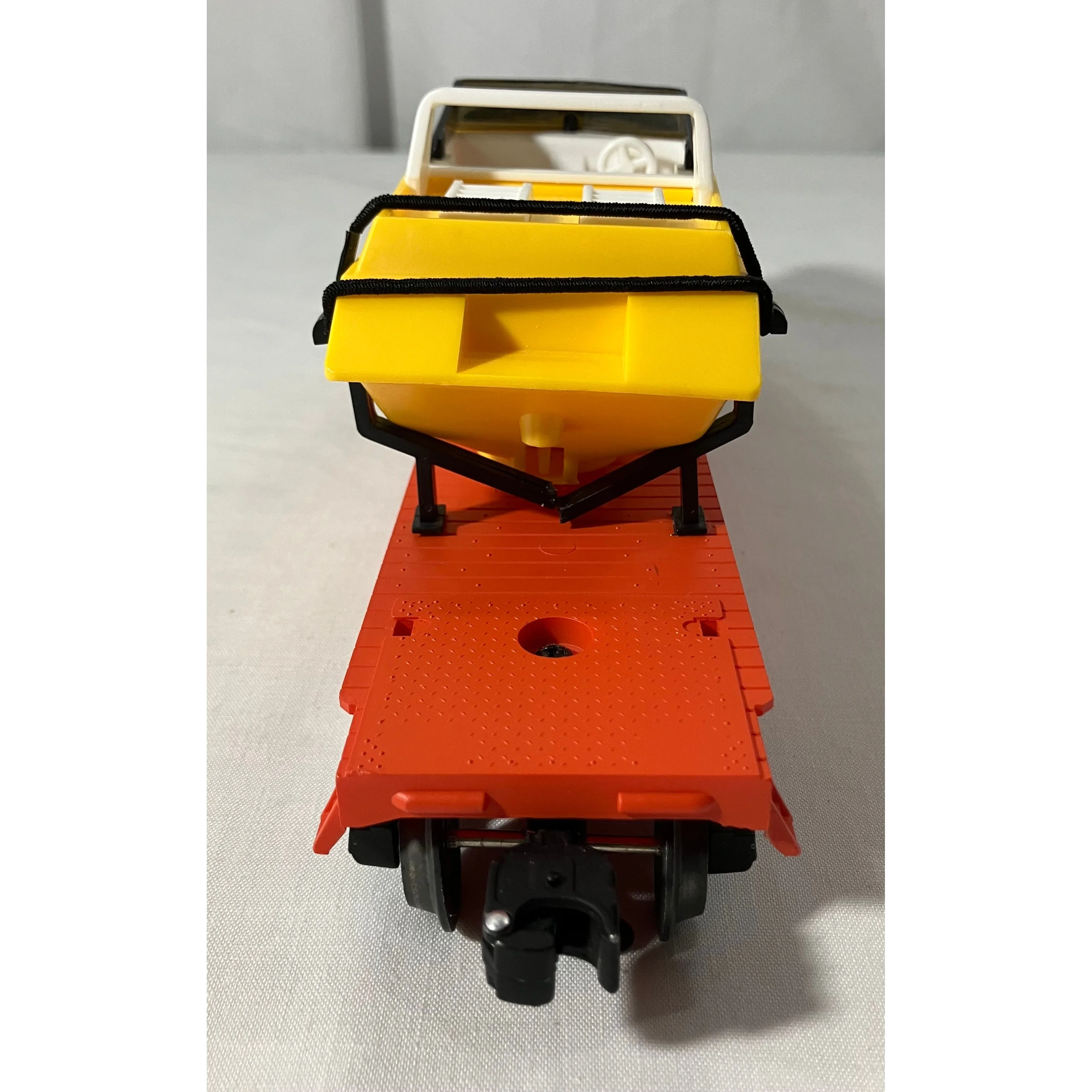 Lionel 6-16970 O scale 3 rail L.A. County flatcar with motorized speedboat — photo 4