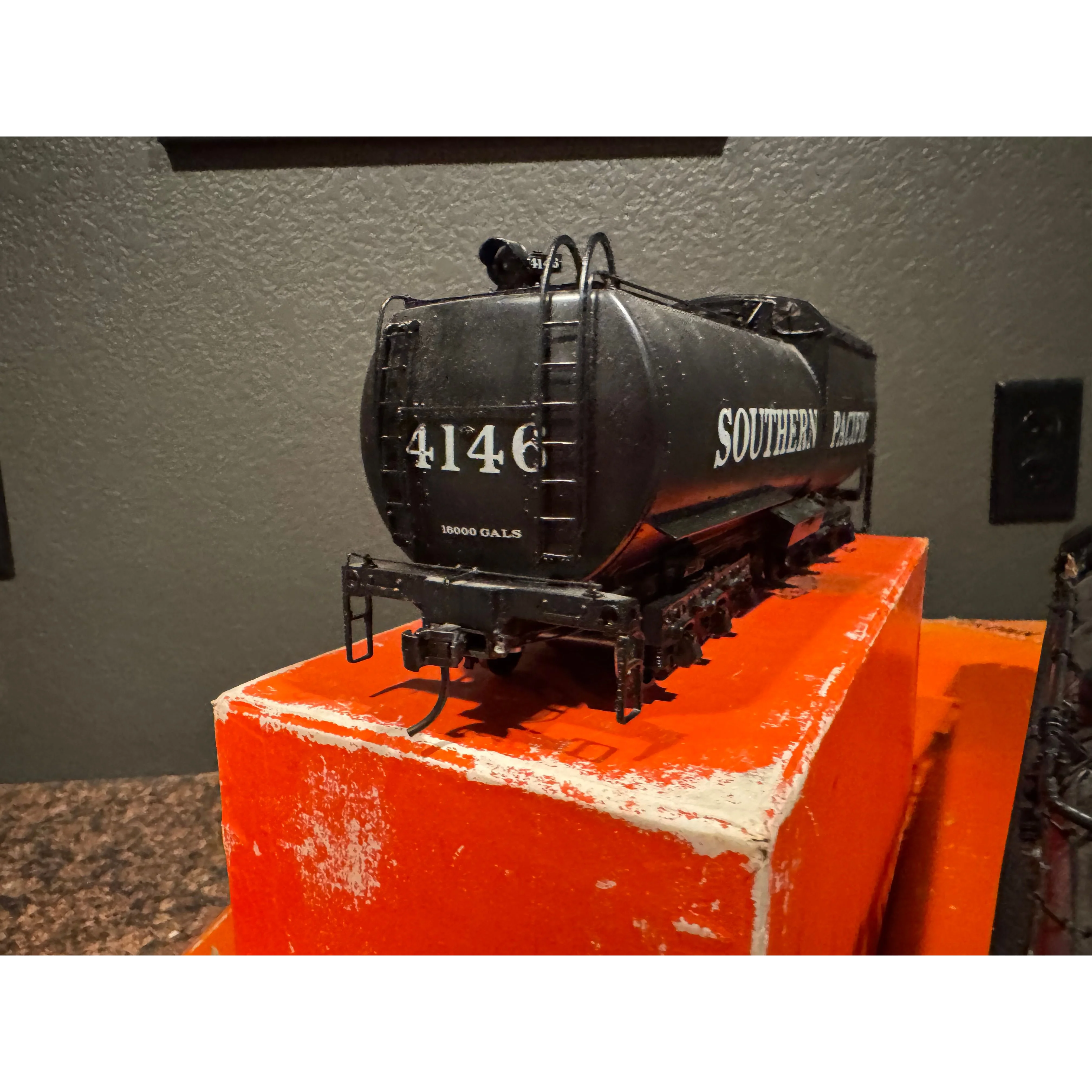 Precision Scale Crown Series Southern Pacific AC-6 Cab Forward 4-8-8-2 Pro Paint — photo 4