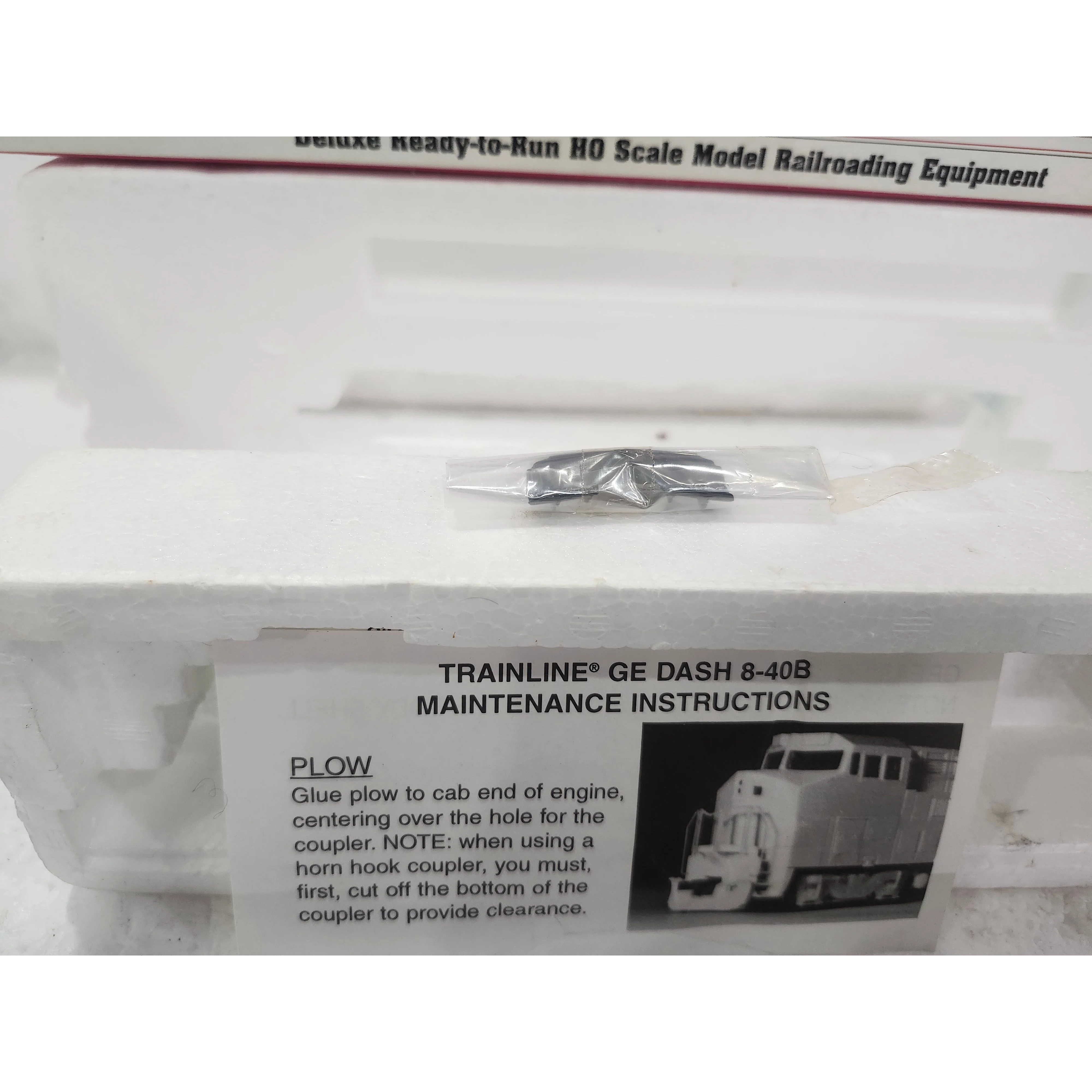 Walther's Trainline GE Dash 8 40B Conrail 5060 Snowplow included preowned — photo 4