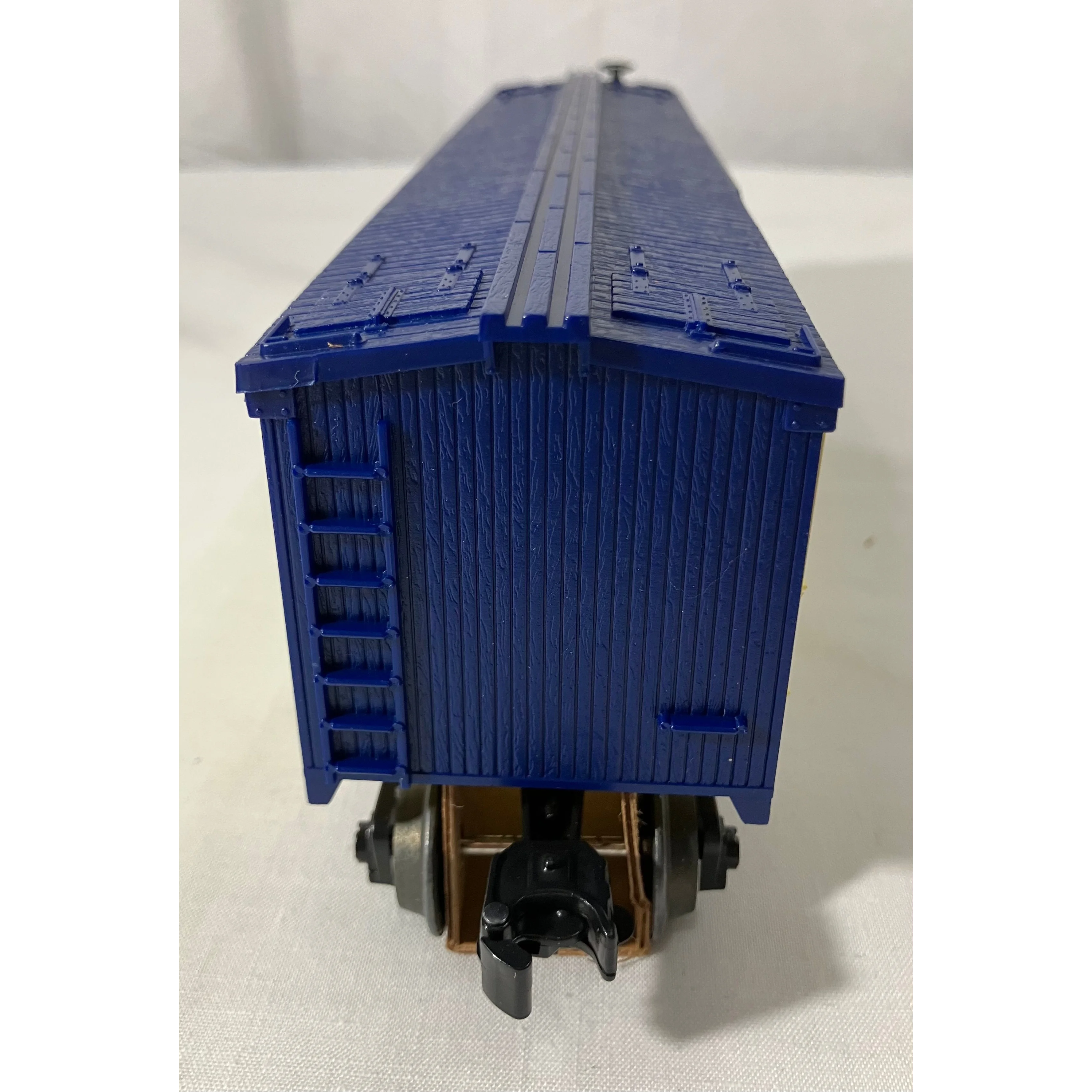 Lionel 6-19529 O scale 3 rail reefer honoring A.C. Gilbert, S gauge & Erector Set — photo 3