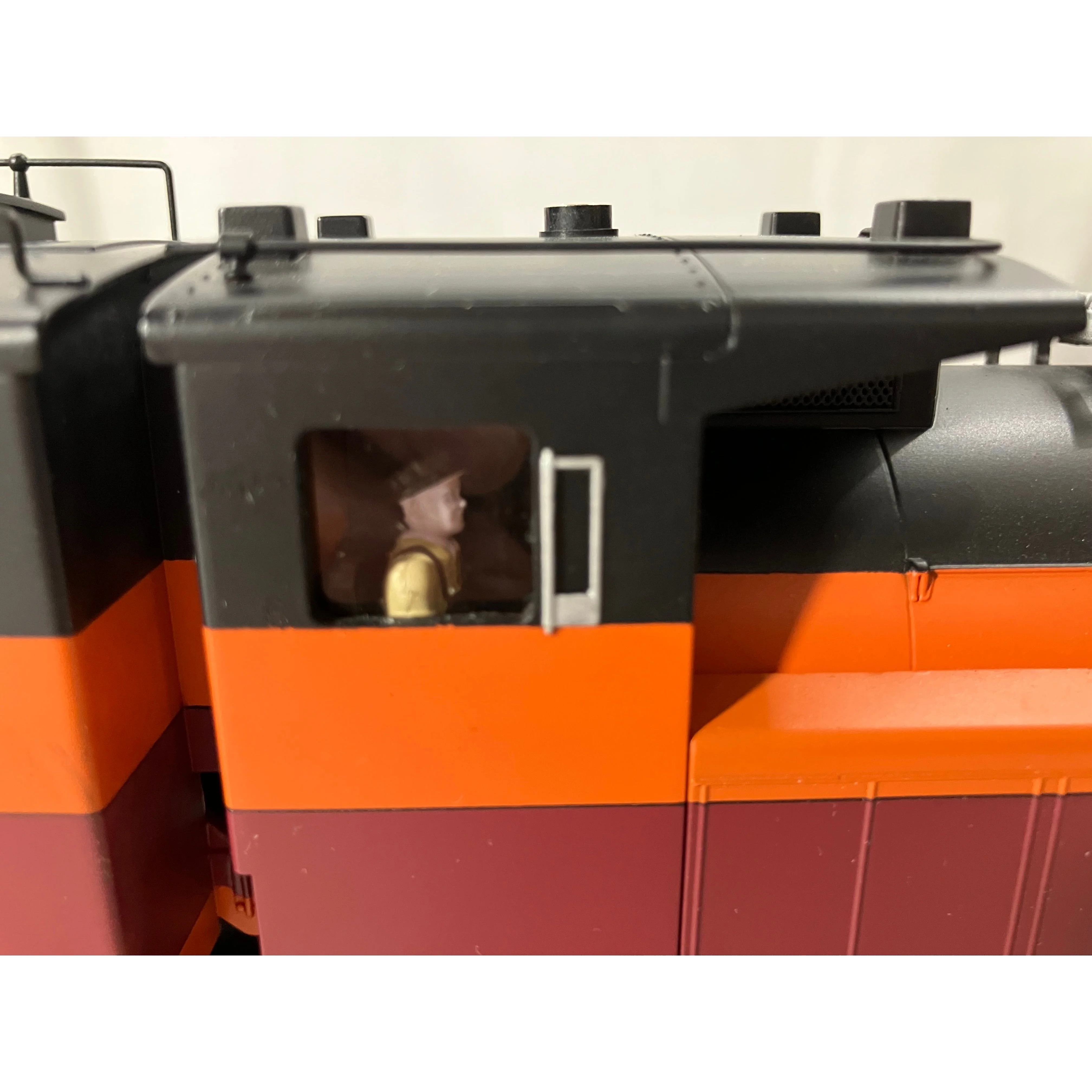 Lionel 6-18384 Milwaukee Road Bi-Polar Electric E2 — photo 8