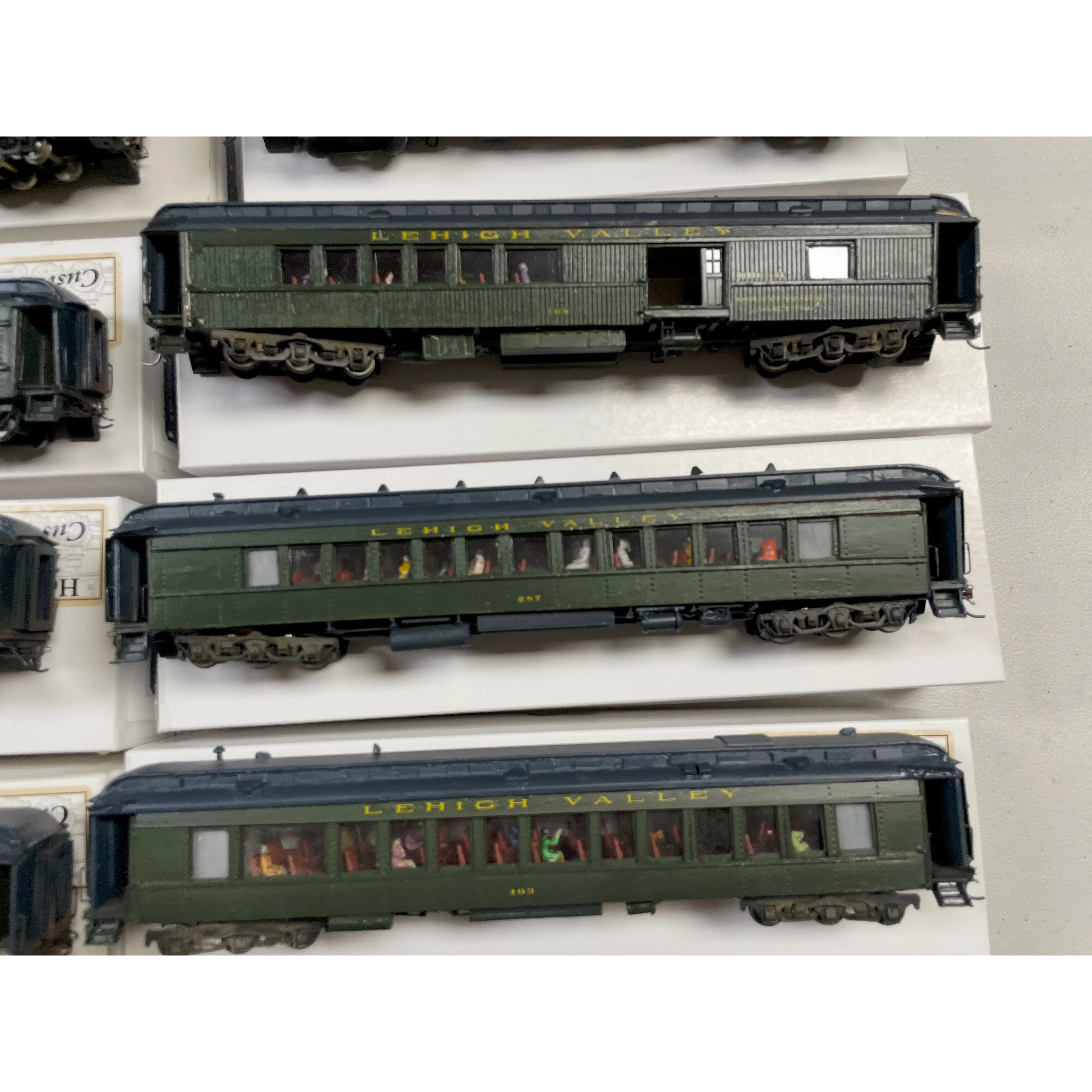 HO 1/87 8-Car Lehigh Valley Heavyweight Custom Wood Built Passenger set Full Interior — photo 6