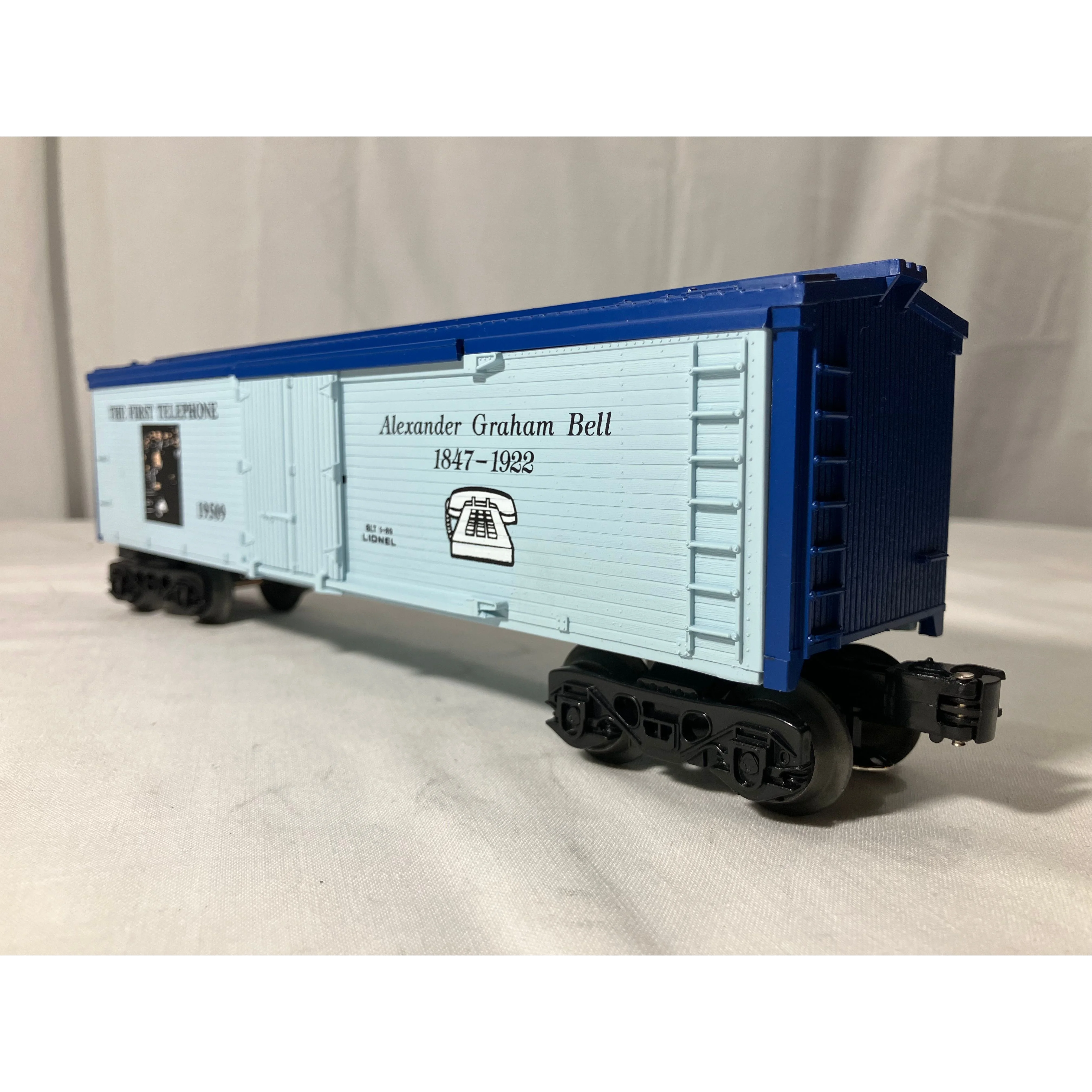 Lionel 6-19509 O Scale 3 rail reefer honoring Alexander Graham Bell — photo 2
