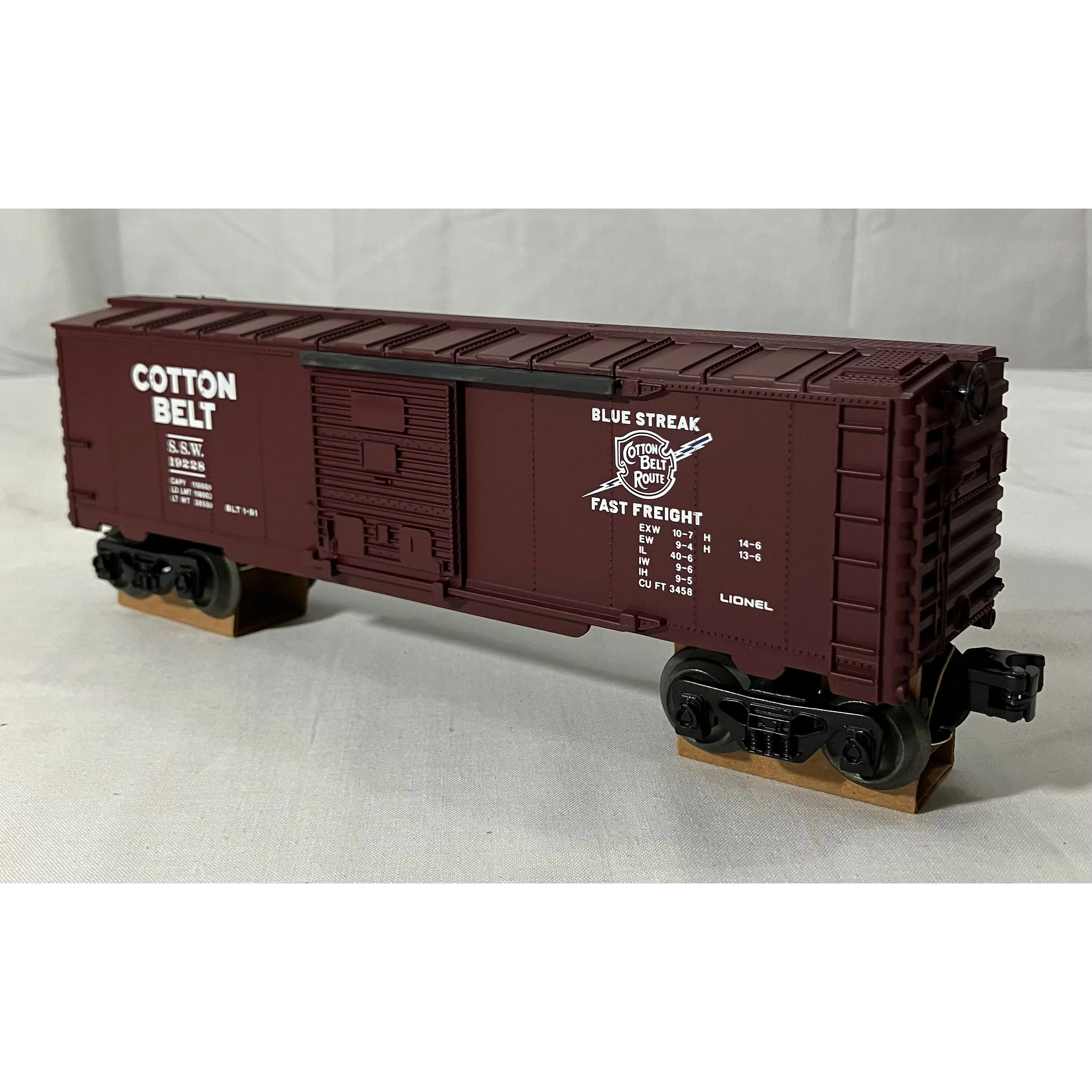 Lionel 6-19228 O scale 3 rail boxcar Cotton Belt