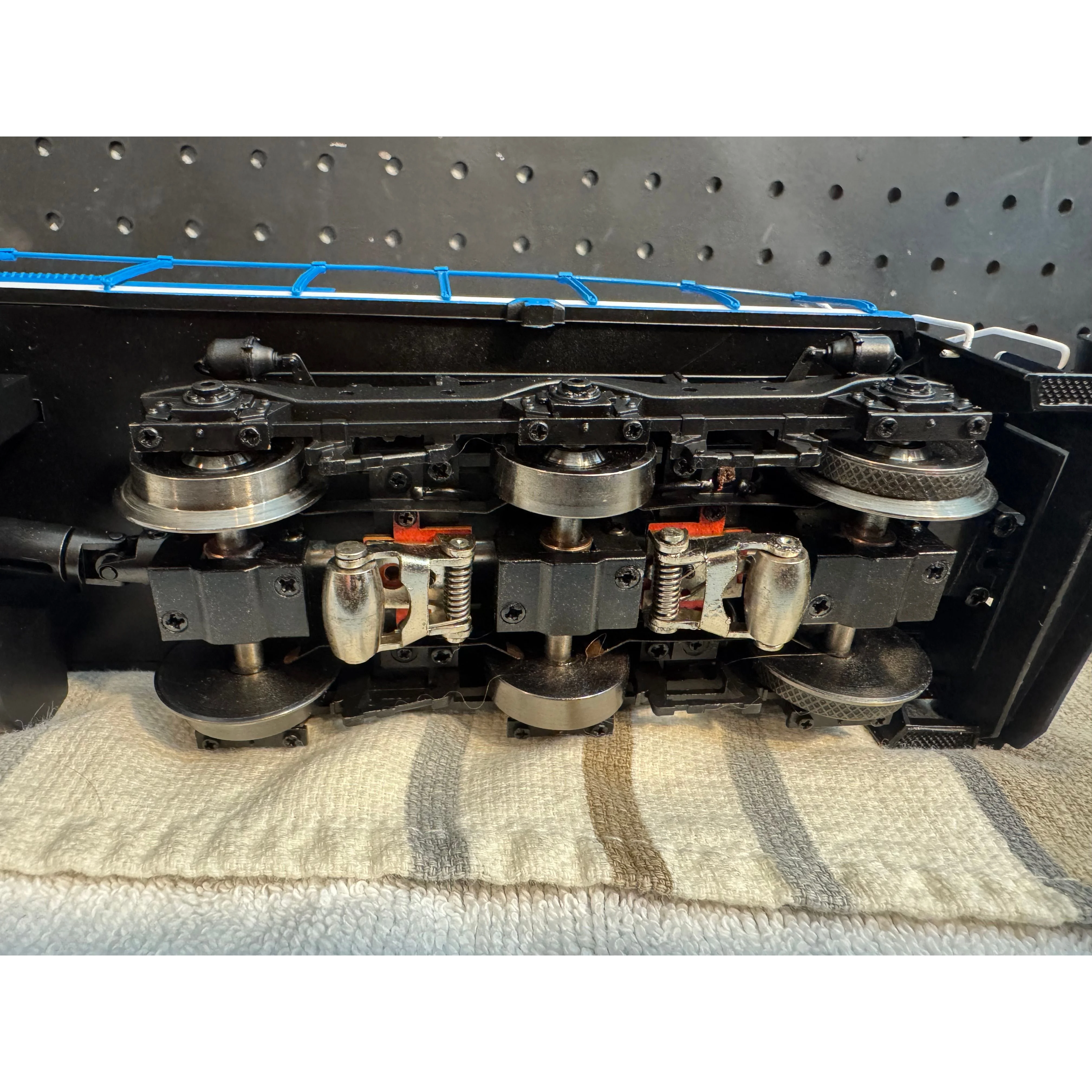 Sunset 3rd Rail Conrail Quality SD40-2 3 rail — photo 8
