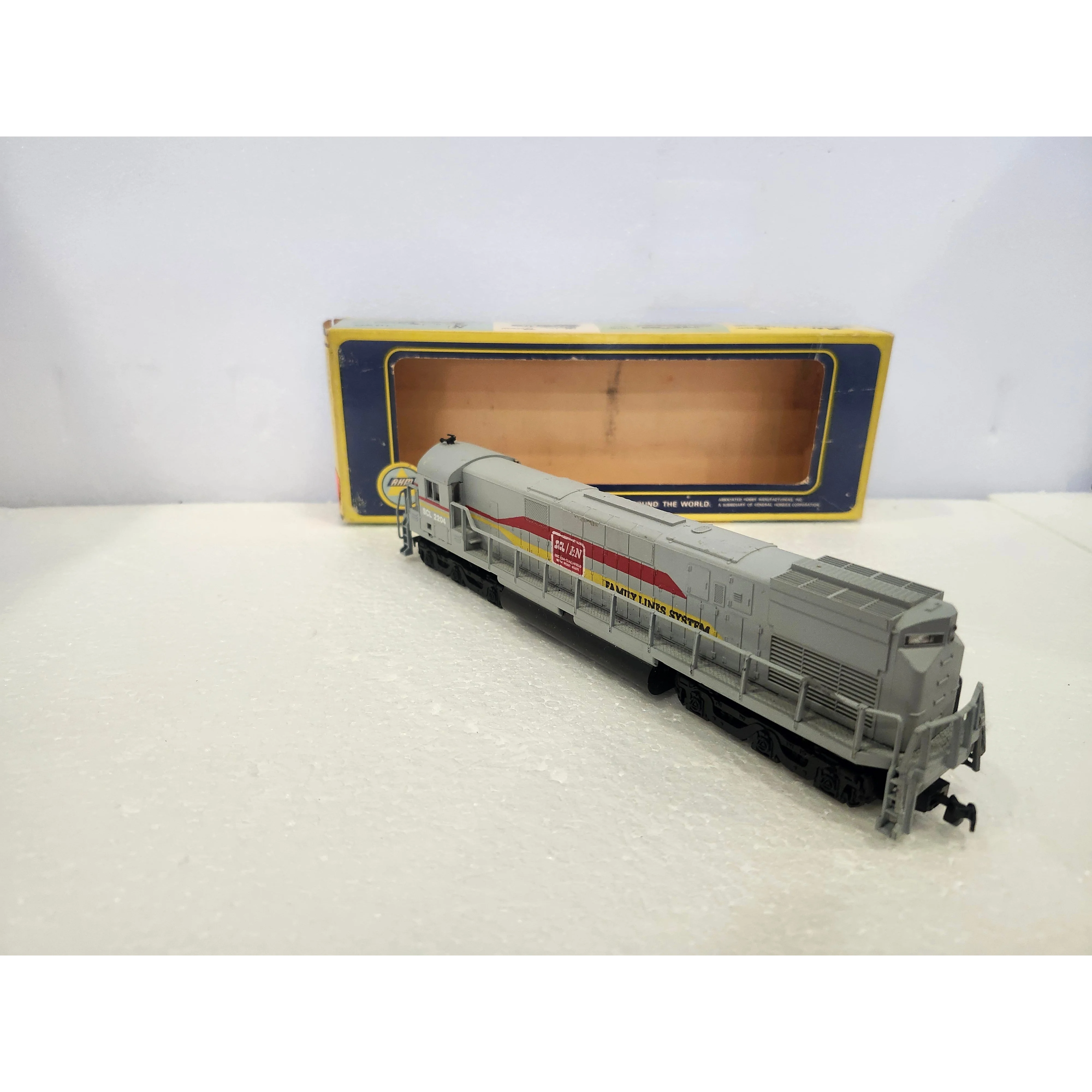 AHM HO 12 Wheel all wheel drive GE U25B diesel engine log board 2204 SCL/S&N — photo 6