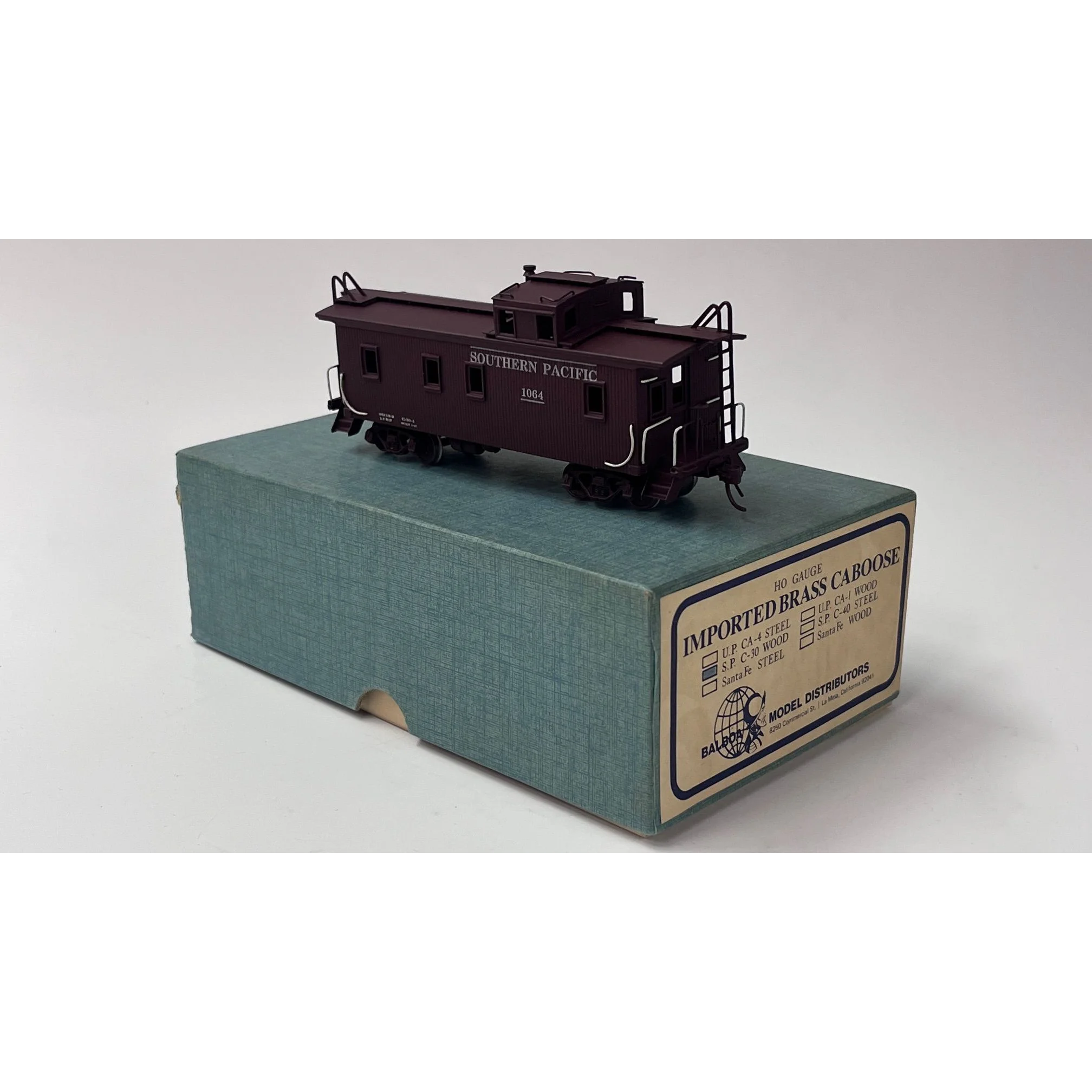 Balboa HO Scale Brass Southern Pacific C-40-4 Caboose, Custom Painted — photo 3