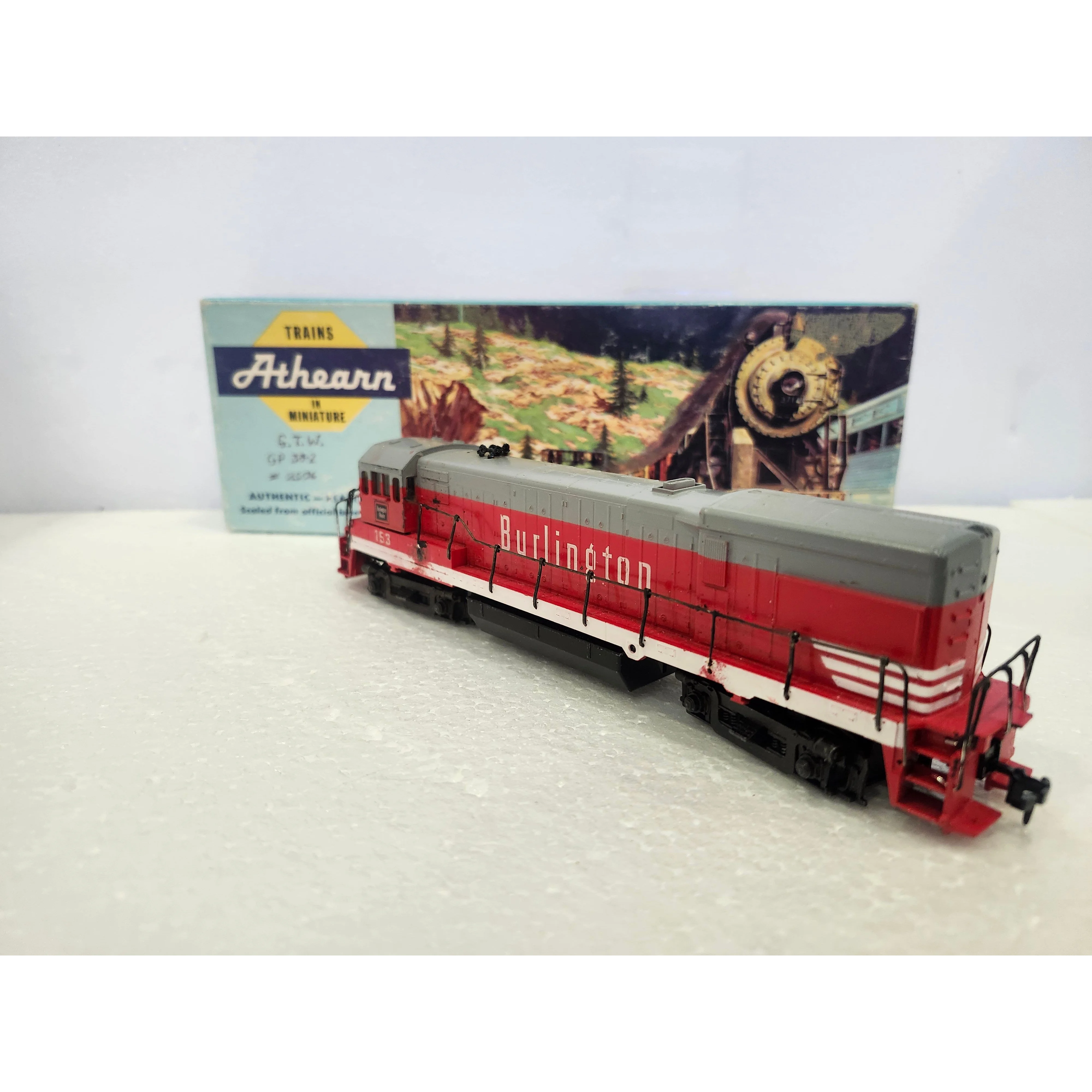 AHM 8 WHEEL HO BURLINGTON GP 30 LOCOTOMIVE — photo 6