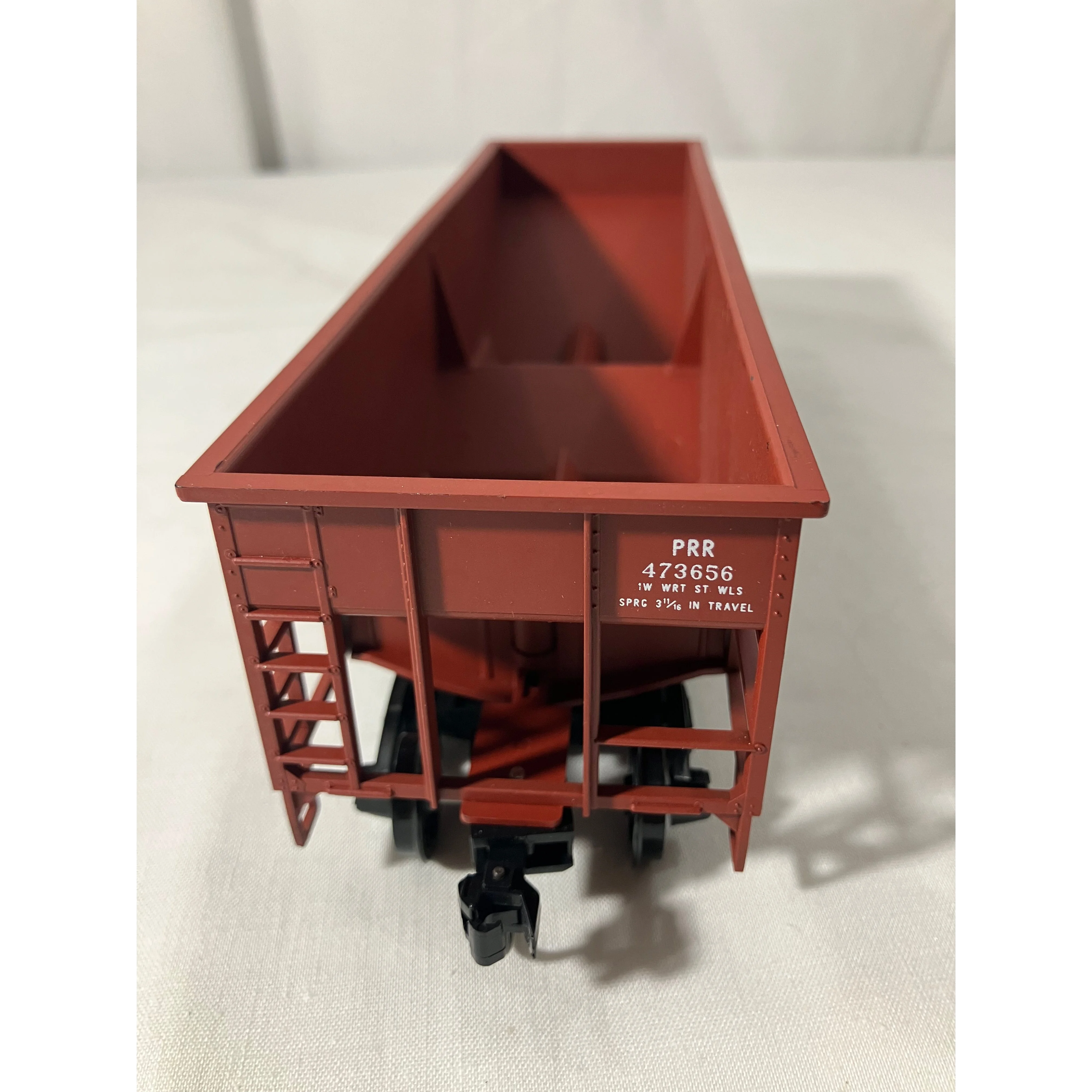 Weaver O scale 2 rail hopper Pennsylvania road #473656 — photo 4