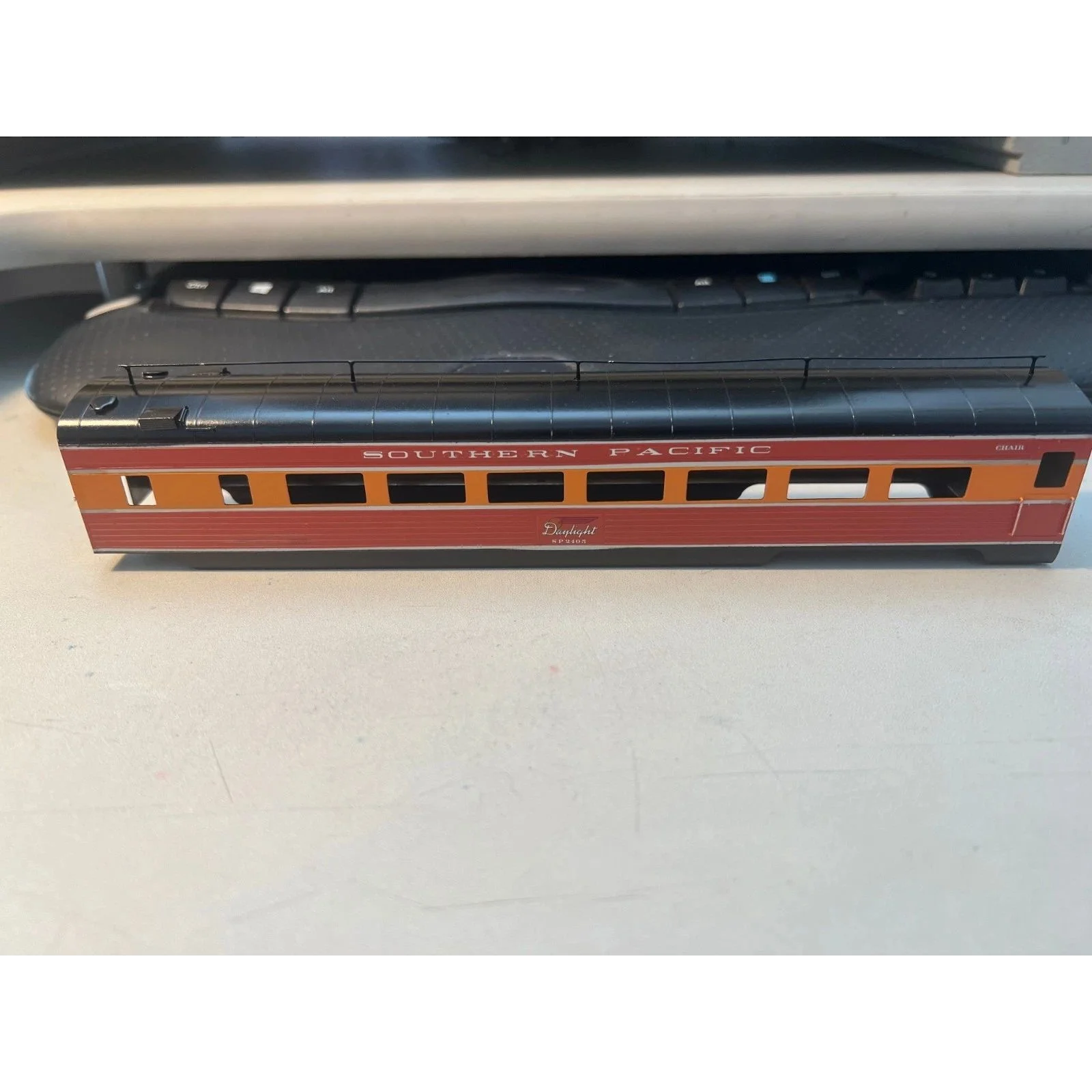 BRASS SOUTHERN PACIFIC COACH SHELL CAR by SOHO CUSTOM PAINTED HO SCALE — photo 6