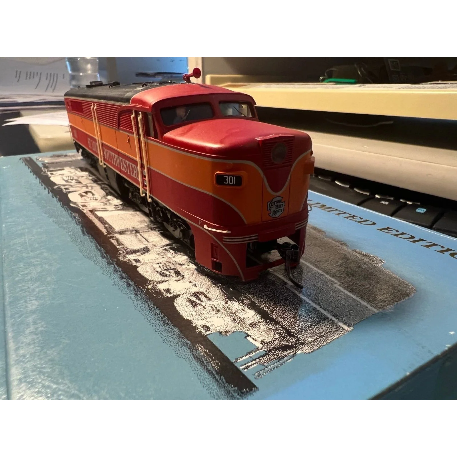 COTTON BELT SSW PA-A ENGINE # 301 by PHOTO 2000 DC — photo 6