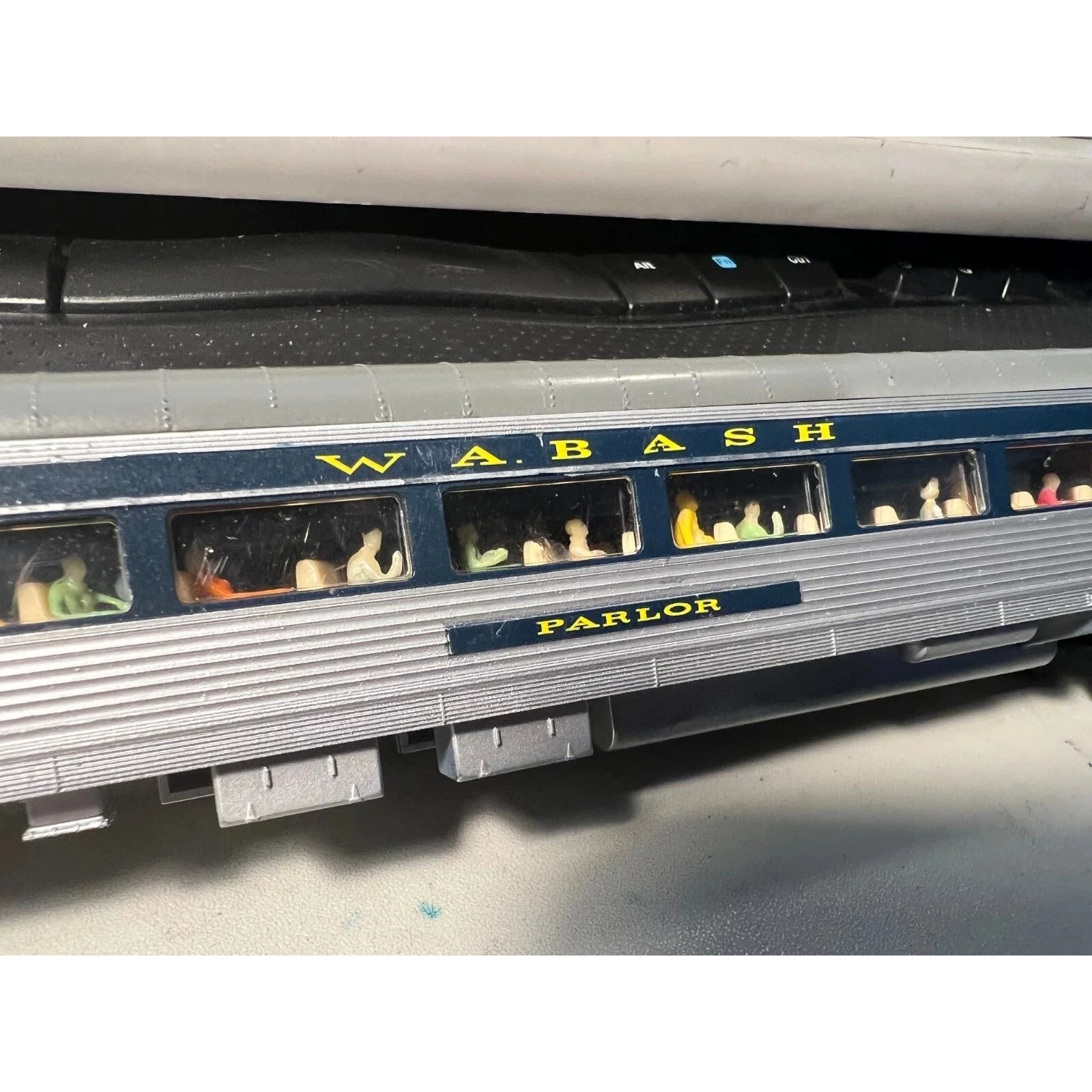 WABASH OBSERVATION PARLOR CAR # 1600 CUSTOM MADE FROM A WALTHERS CAR — photo 6