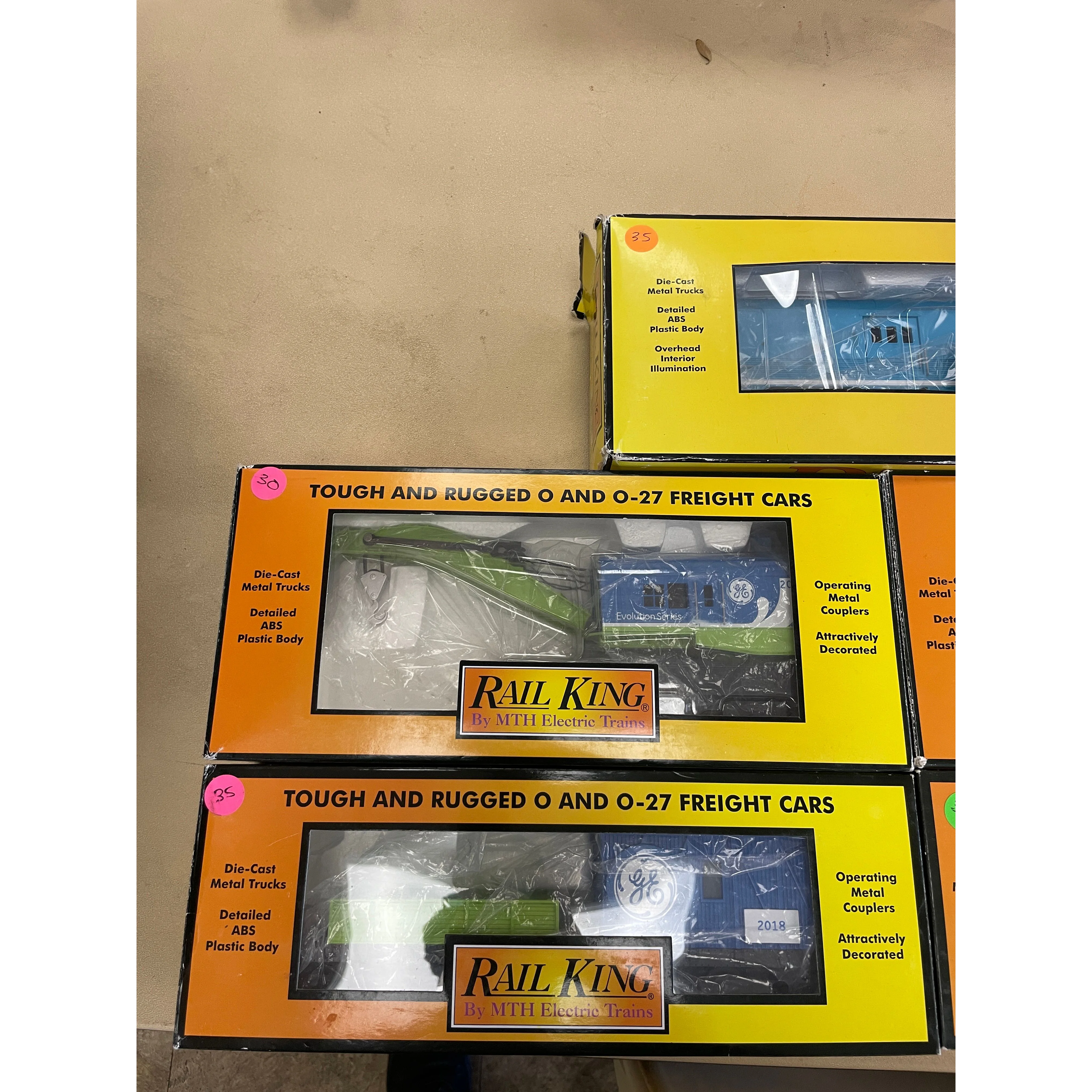 MTH Railking General Electric ES44AC and Cars — photo 6