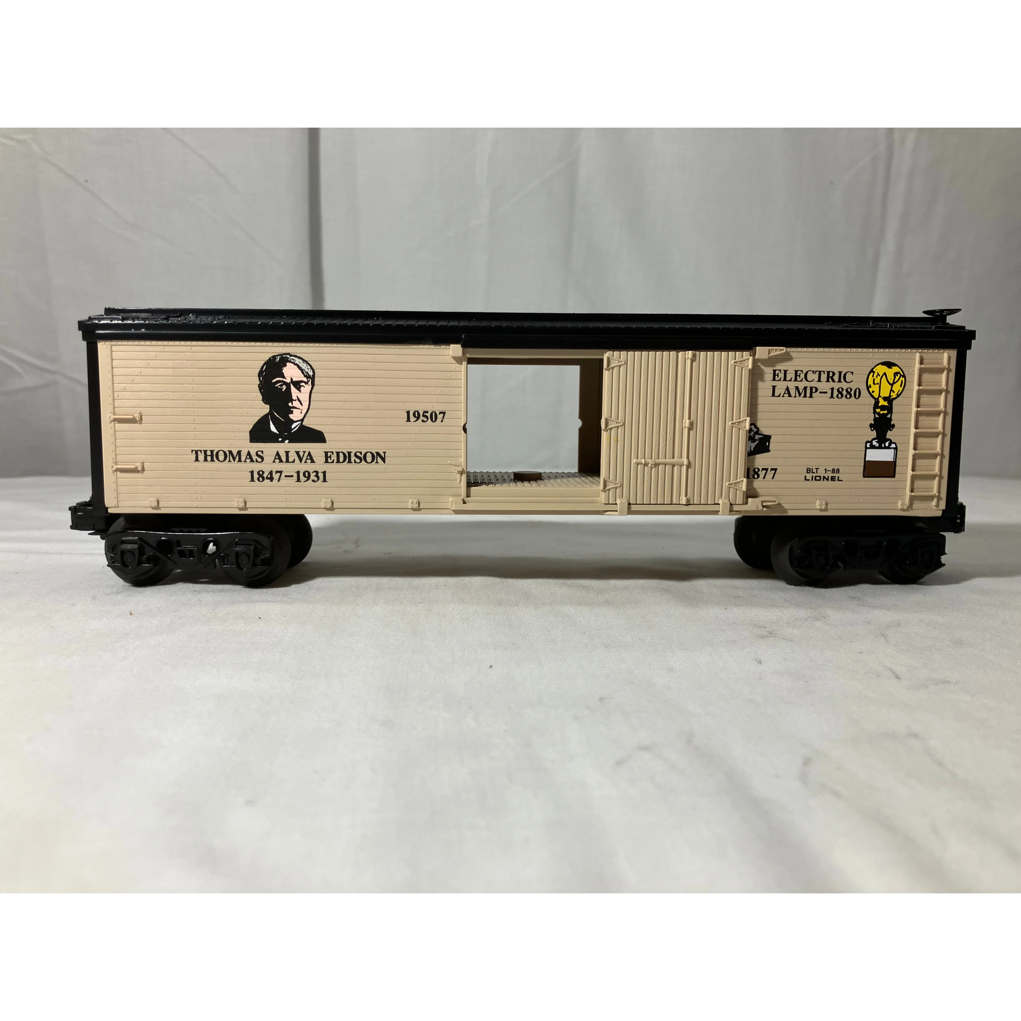 Lionel 6-19507 O scale 3 rail reefer honoring Thomas Edison — photo 4