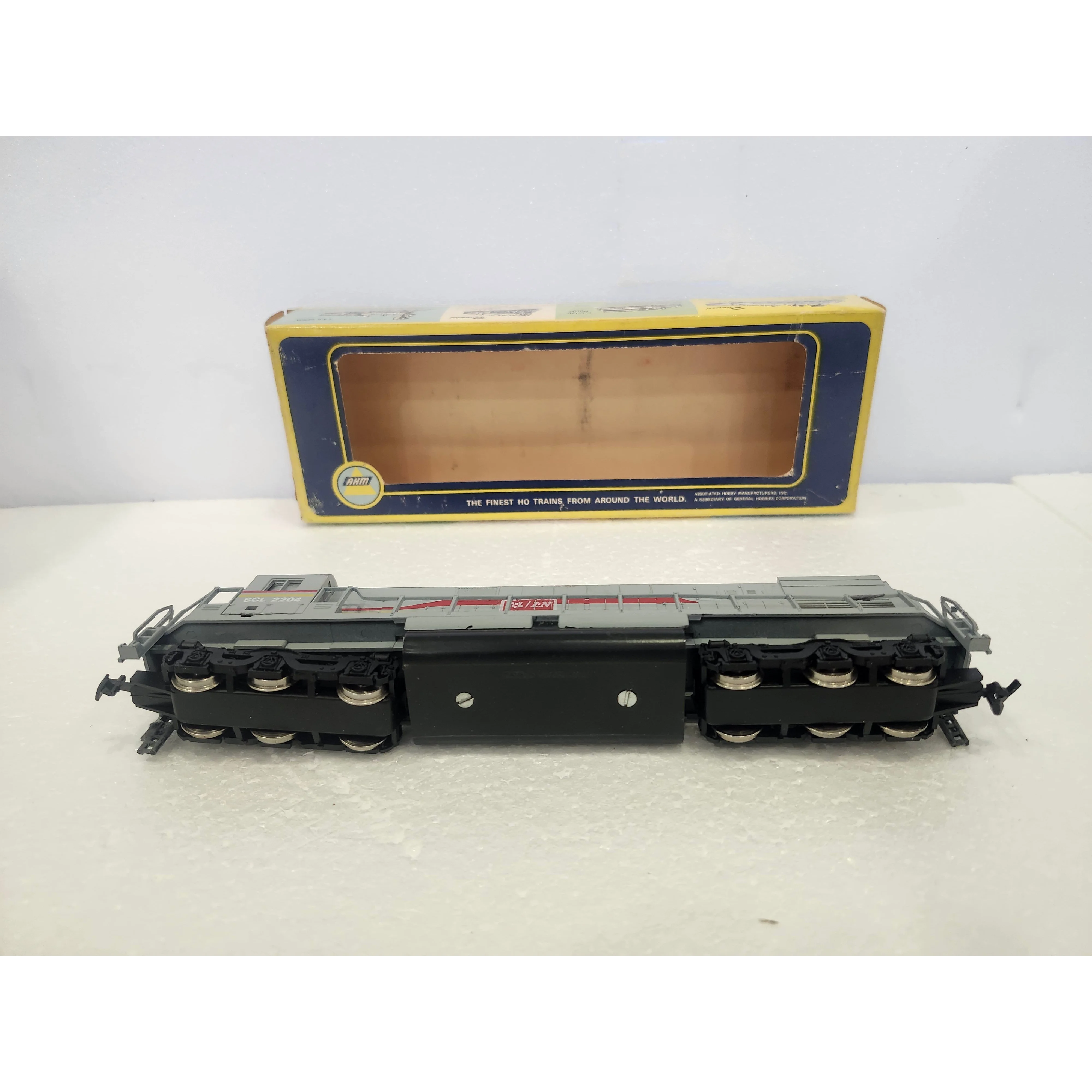 AHM HO 12 Wheel all wheel drive GE U25B diesel engine log board 2204 SCL/S&N — photo 5