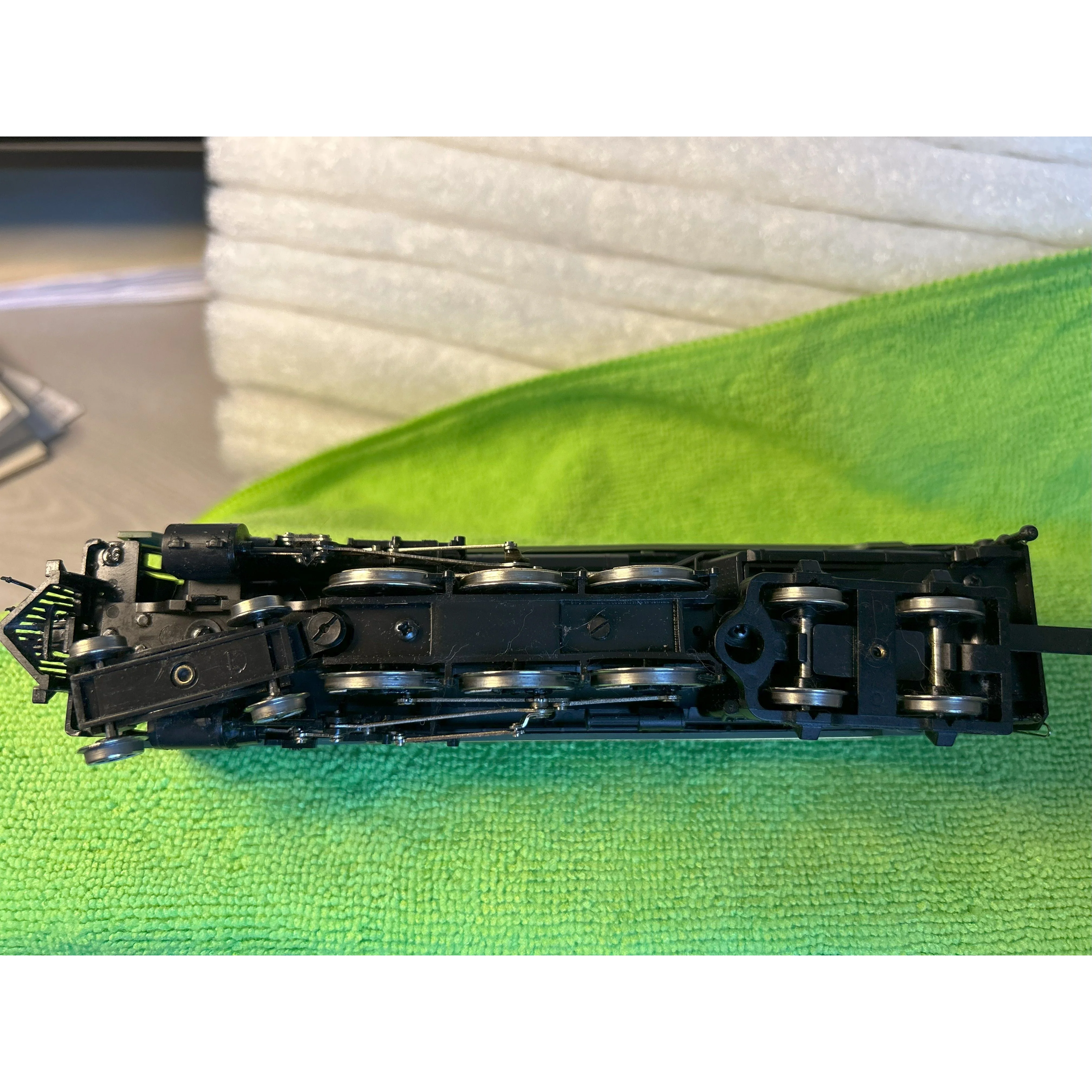 HO Mehano 4-6-4 Canadian National Steam Locomotive #5702 - NEW condition — photo 5