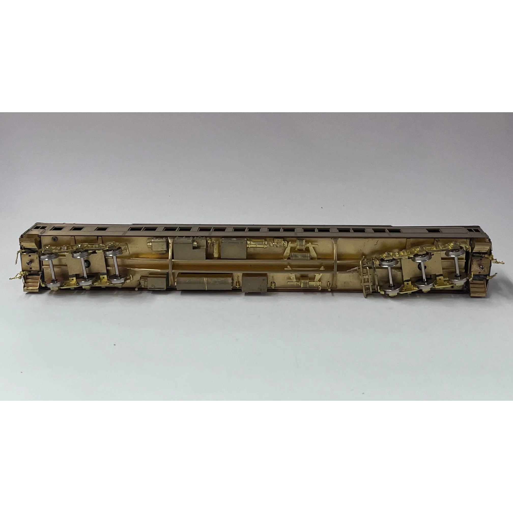 Coach Yard Brass HO Scale Santa Fe 16-Section Heavyweight Sleeper Car — photo 4