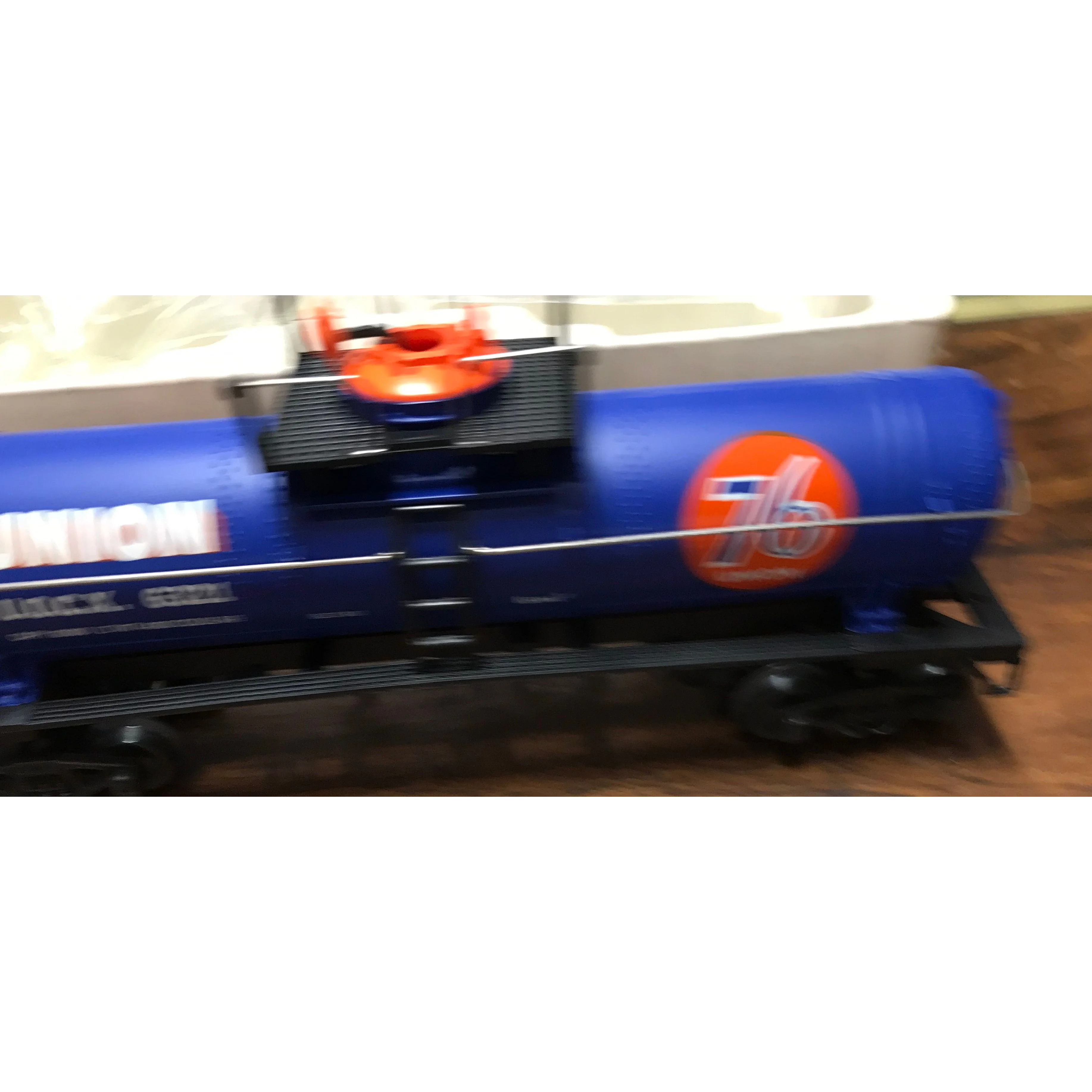 K-LINE 6321 CLASSIC UNION 76 OIL TANK CAR U.O.C.X.6321 SINGLE DOME TANK CAR — photo 2