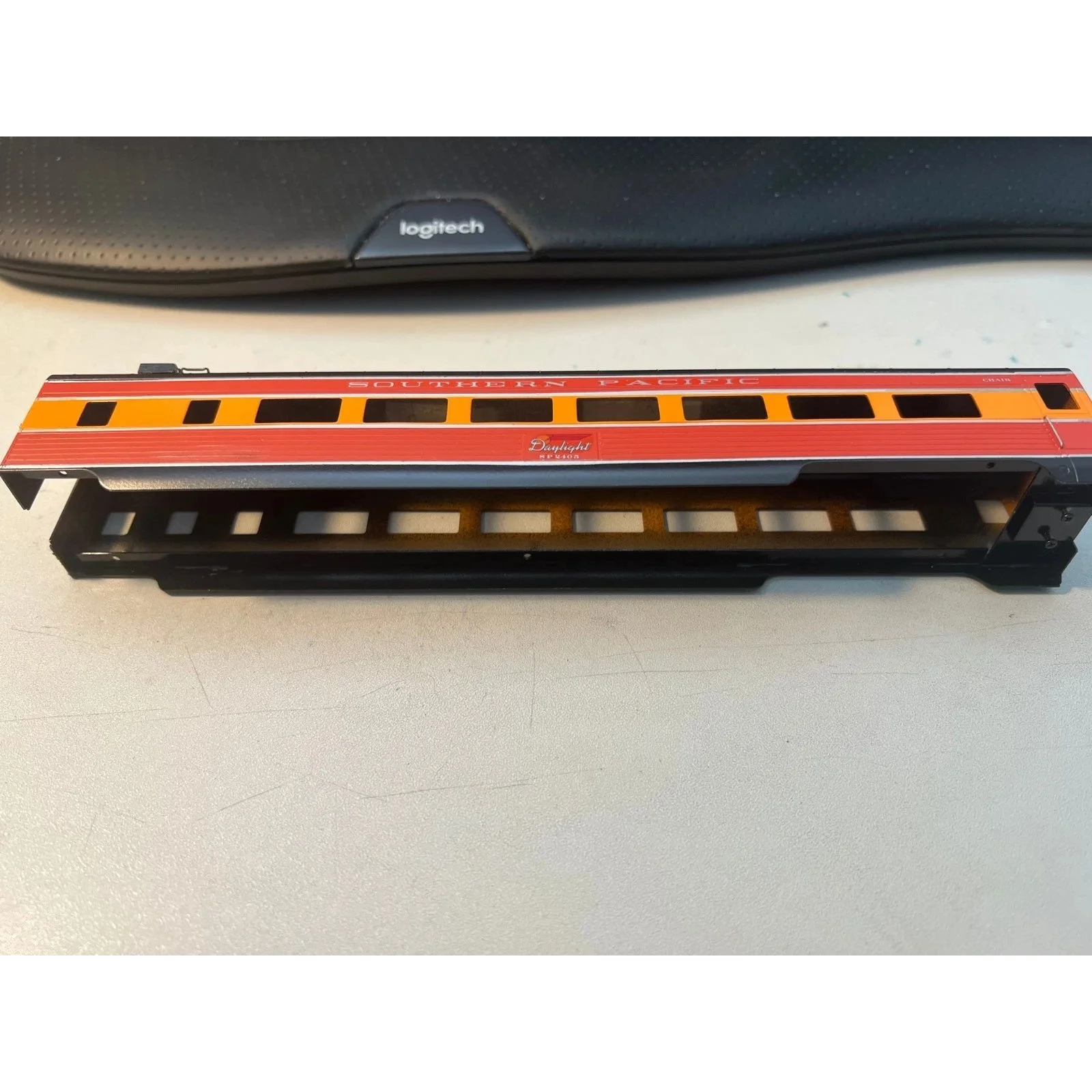 BRASS SOUTHERN PACIFIC COACH SHELL CAR by SOHO CUSTOM PAINTED HO SCALE — photo 7