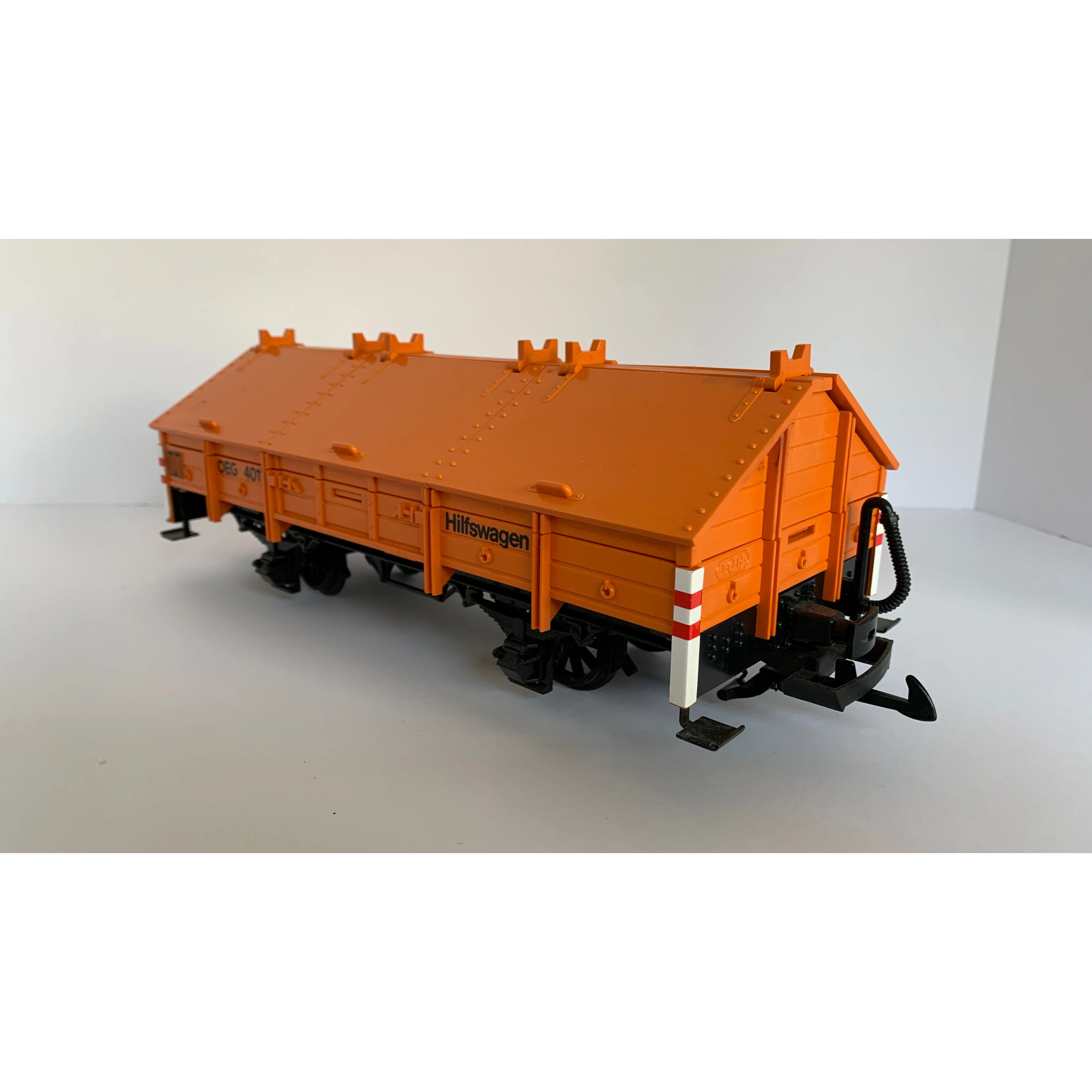 LGB G Gauge 4011 Hilfswagen Covered Wagon