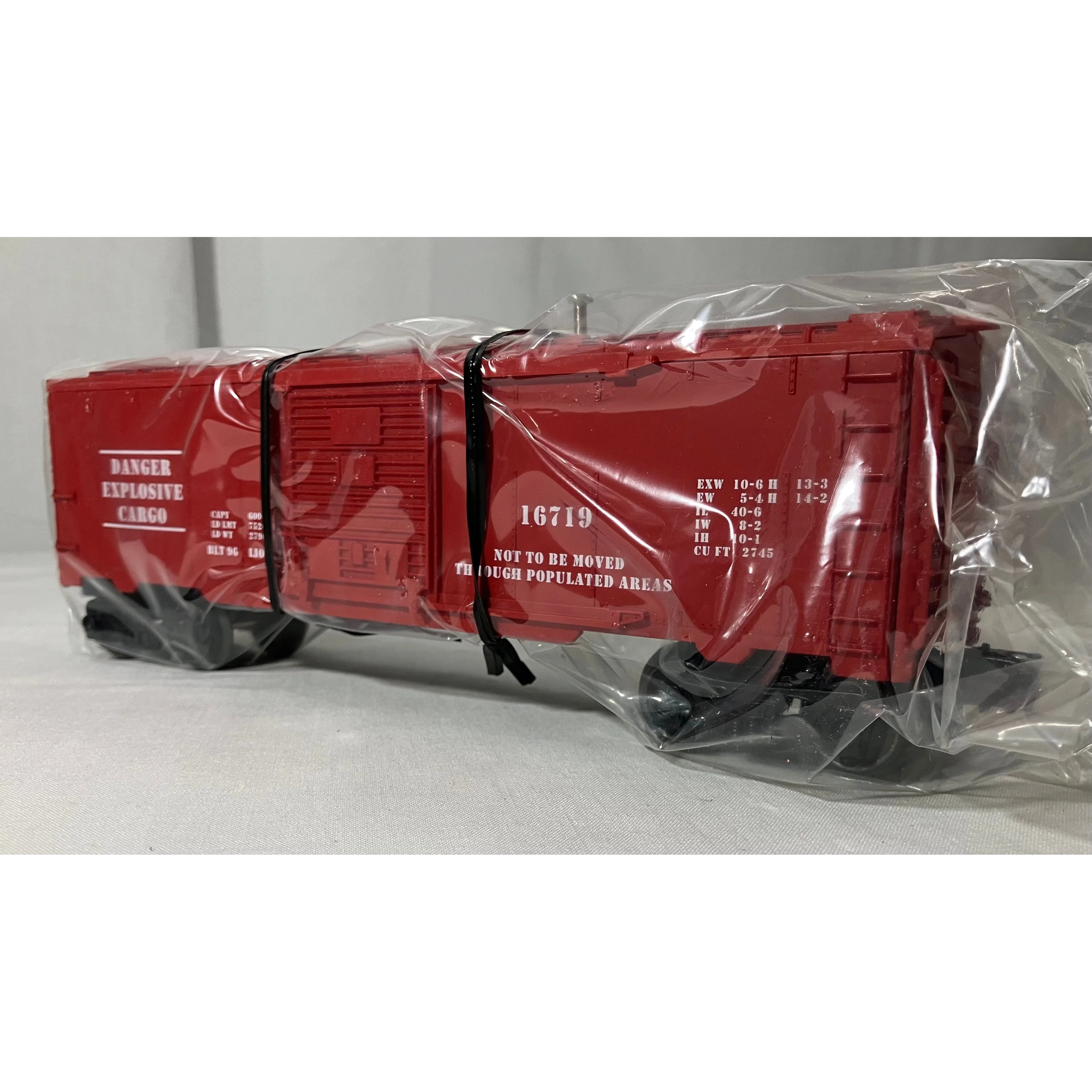 Lionel 6-16719 O scale 3 rail exploding boxcar — photo 3