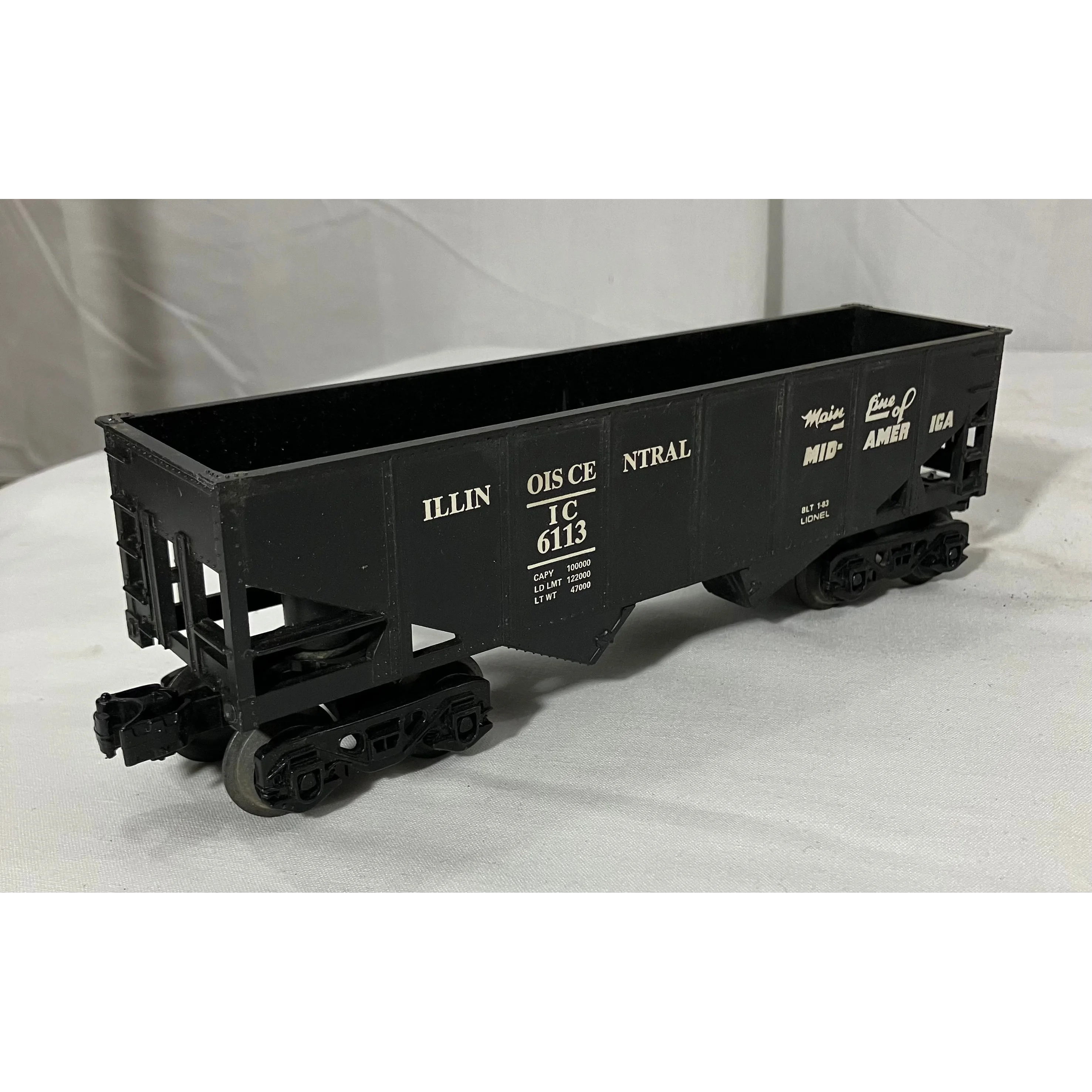 Lionel 6-6113 O scale 3 rail hopper Illinois Central