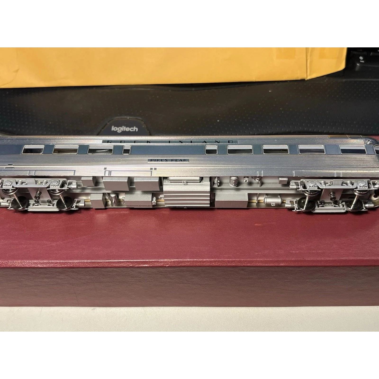 BRASS ROCK ISLAND OBSERVATION PARLOR CAR #453 "PIKES PEAK" 1937 — photo 9