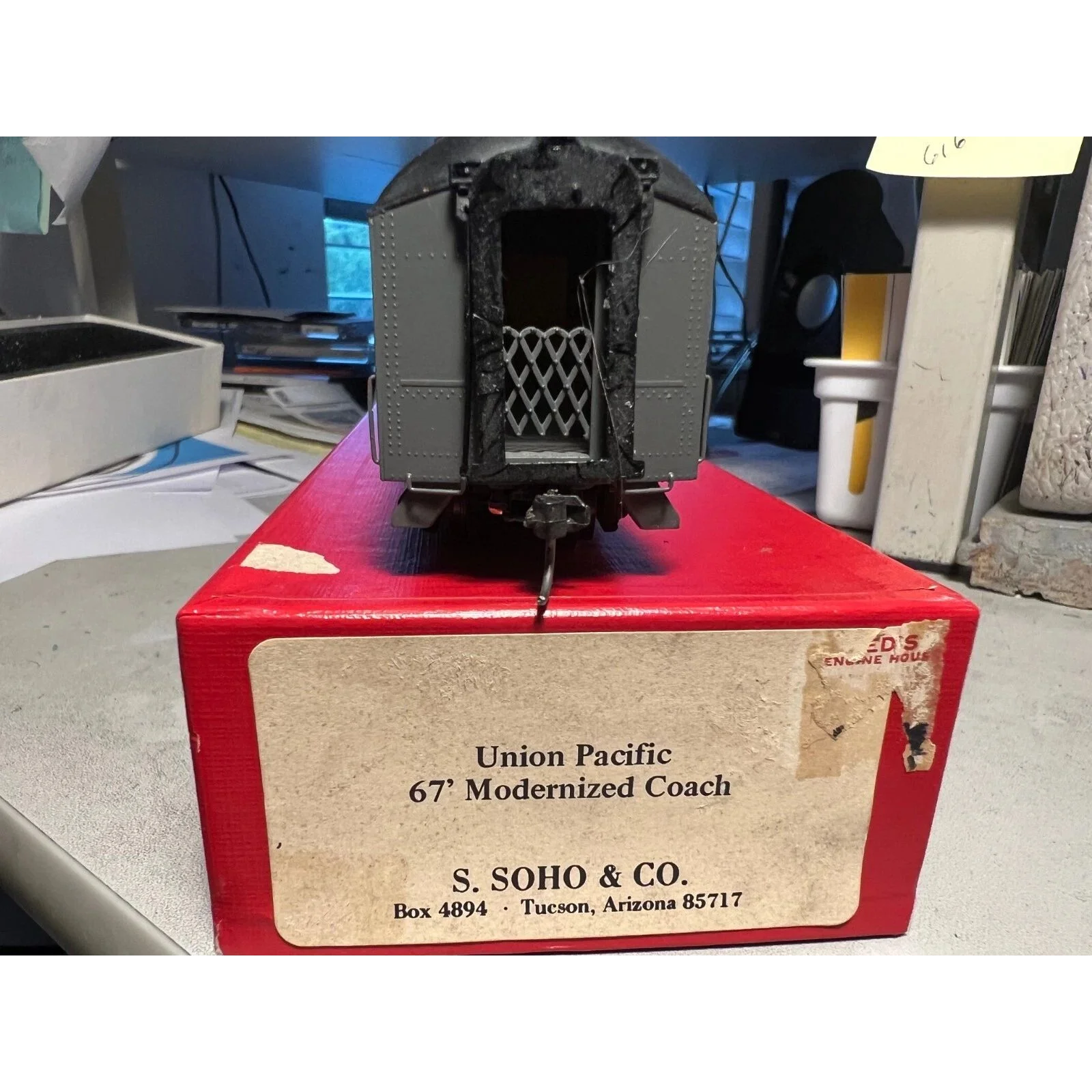 BRASS UNION PACIFIC MODERNIZED 67' COACH # 4302 by SOHO CUSTOM PAINTED HO SCALE — photo 8