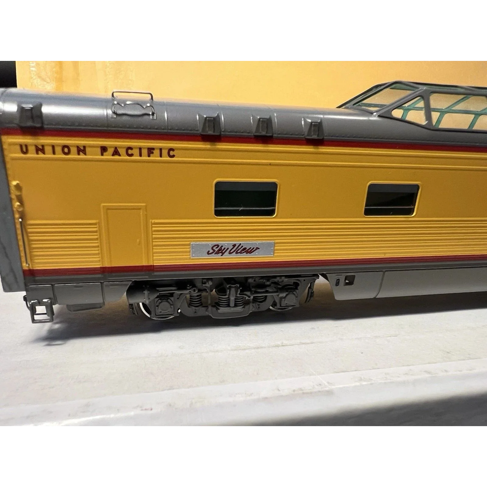 BRASS UNION PACIFIC DOME DINER "SKYVIEW" TRAIN OF TOMORROW CAR by CHALLENGER — photo 8