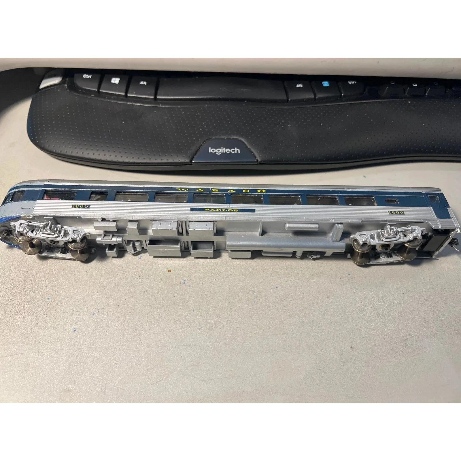 WABASH OBSERVATION PARLOR CAR # 1600 CUSTOM MADE FROM A WALTHERS CAR — photo 8
