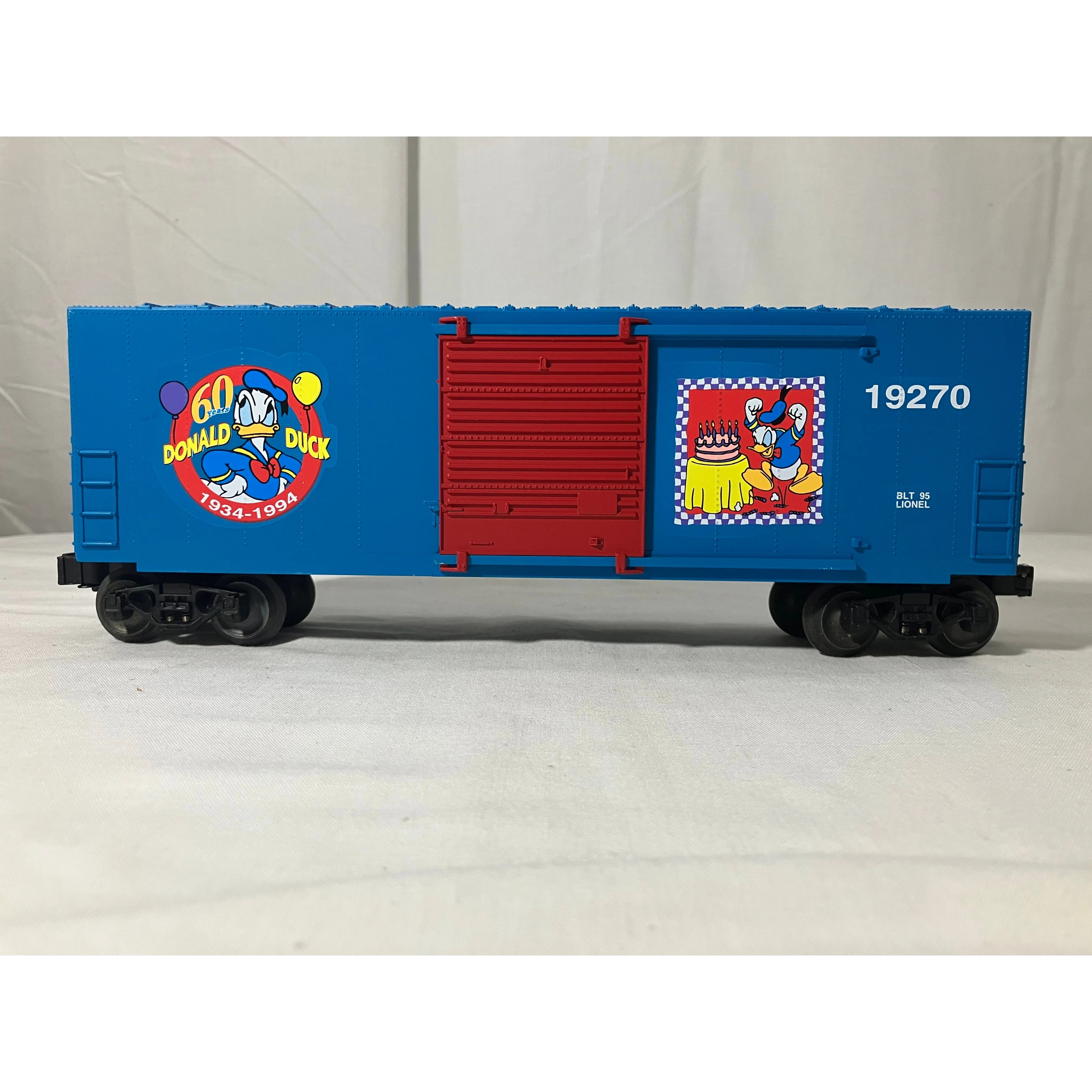 Lionel 6-19270 O scale 3 rail Hi-cube boxcar Donald’s 60th Birthday — photo 3