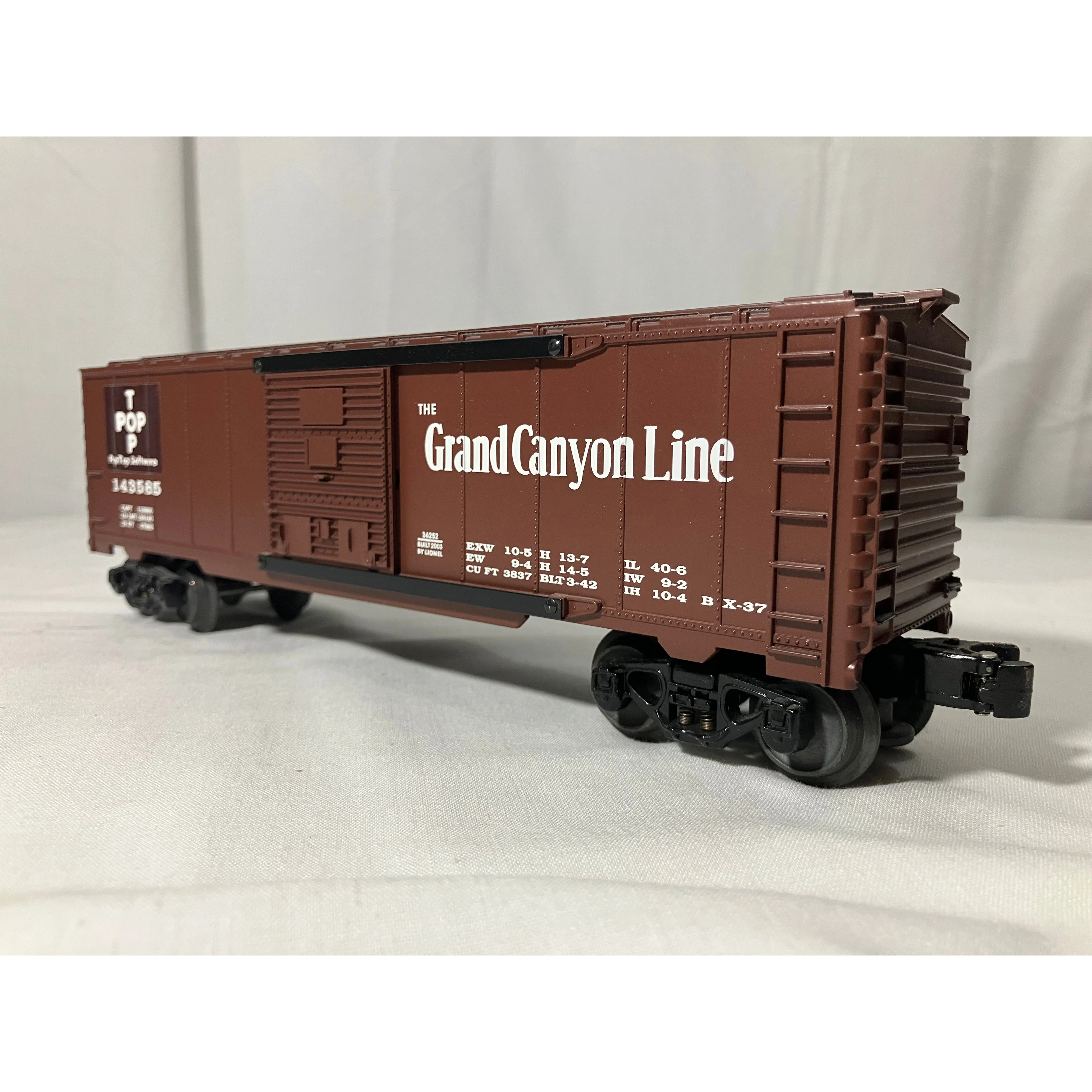 Lionel 6-36252 O scale 3 rail Boxcar Santa Fe